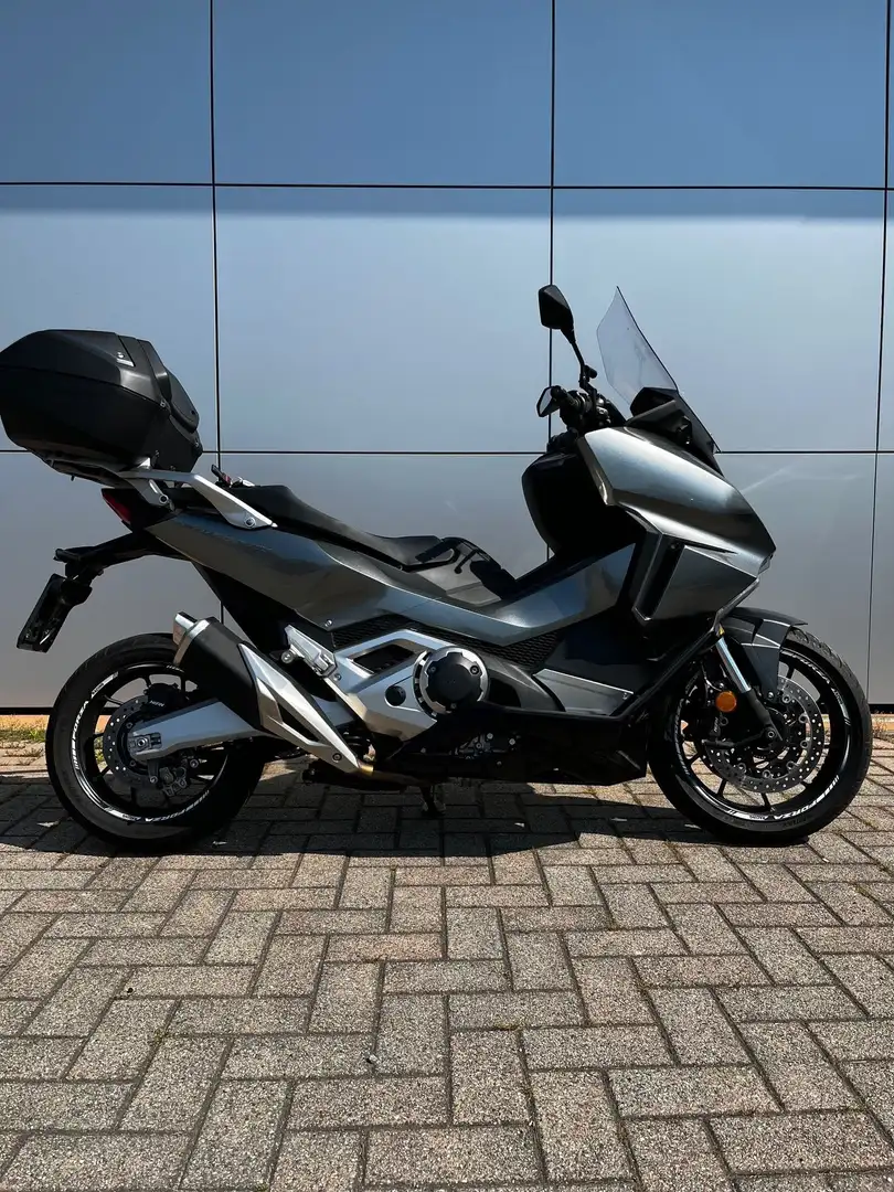 Honda Forza 750 - 1