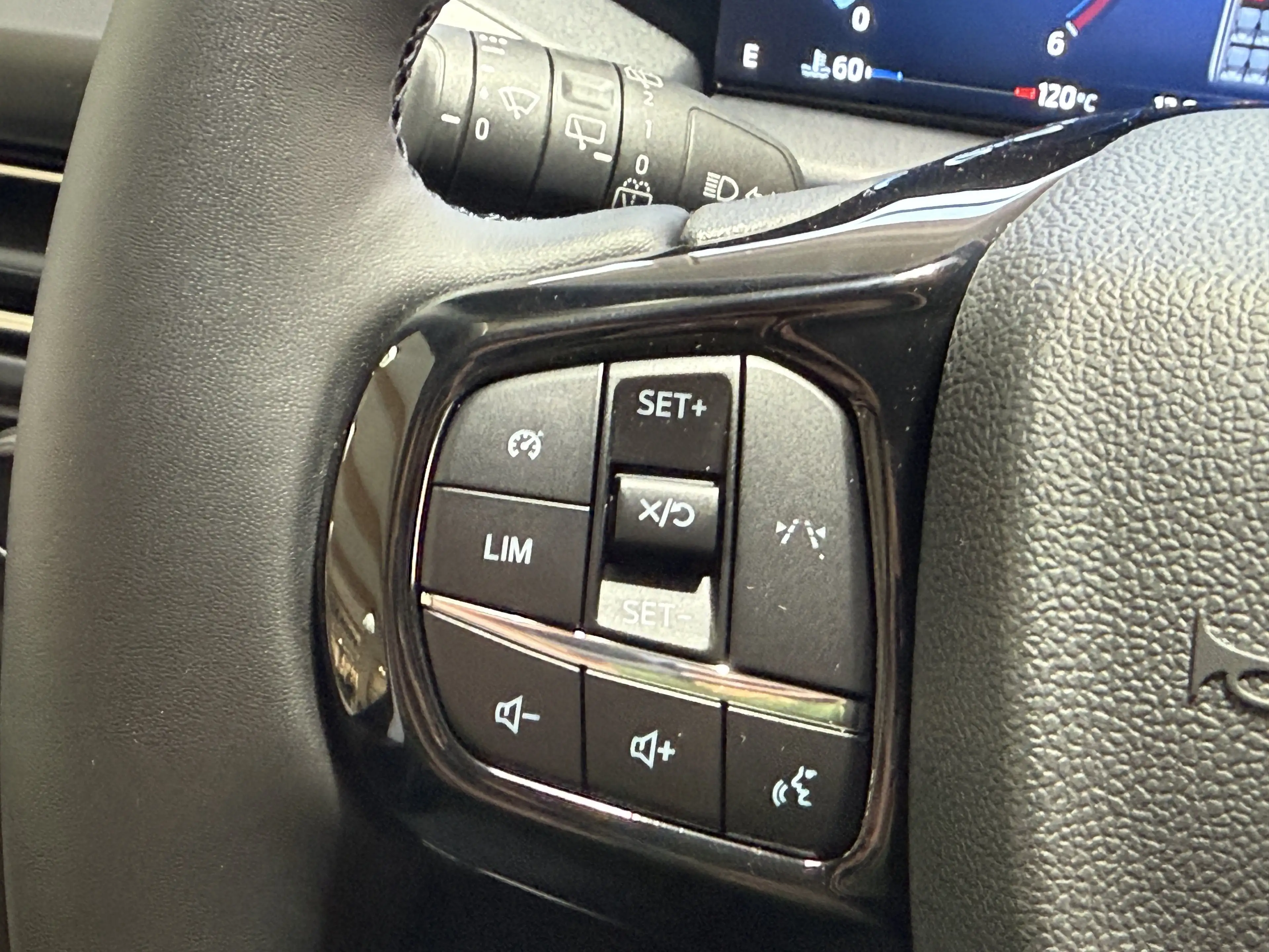Ford Tourneo Custom Titanium L2 3-Zonen-Klima / Winter-Paket — photo 14