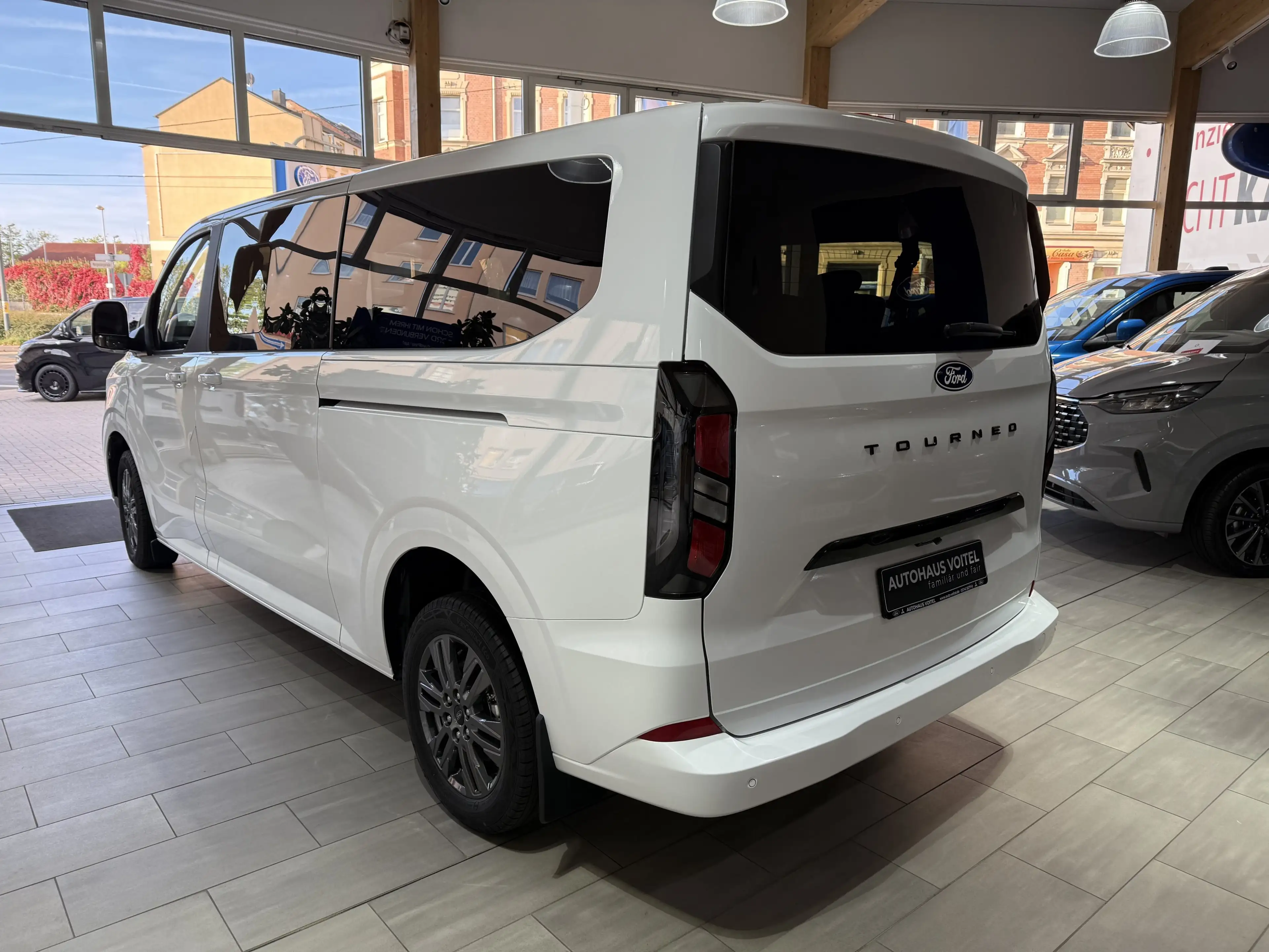 Ford Tourneo Custom Titanium L2 3-Zonen-Klima / Winter-Paket — photo 7
