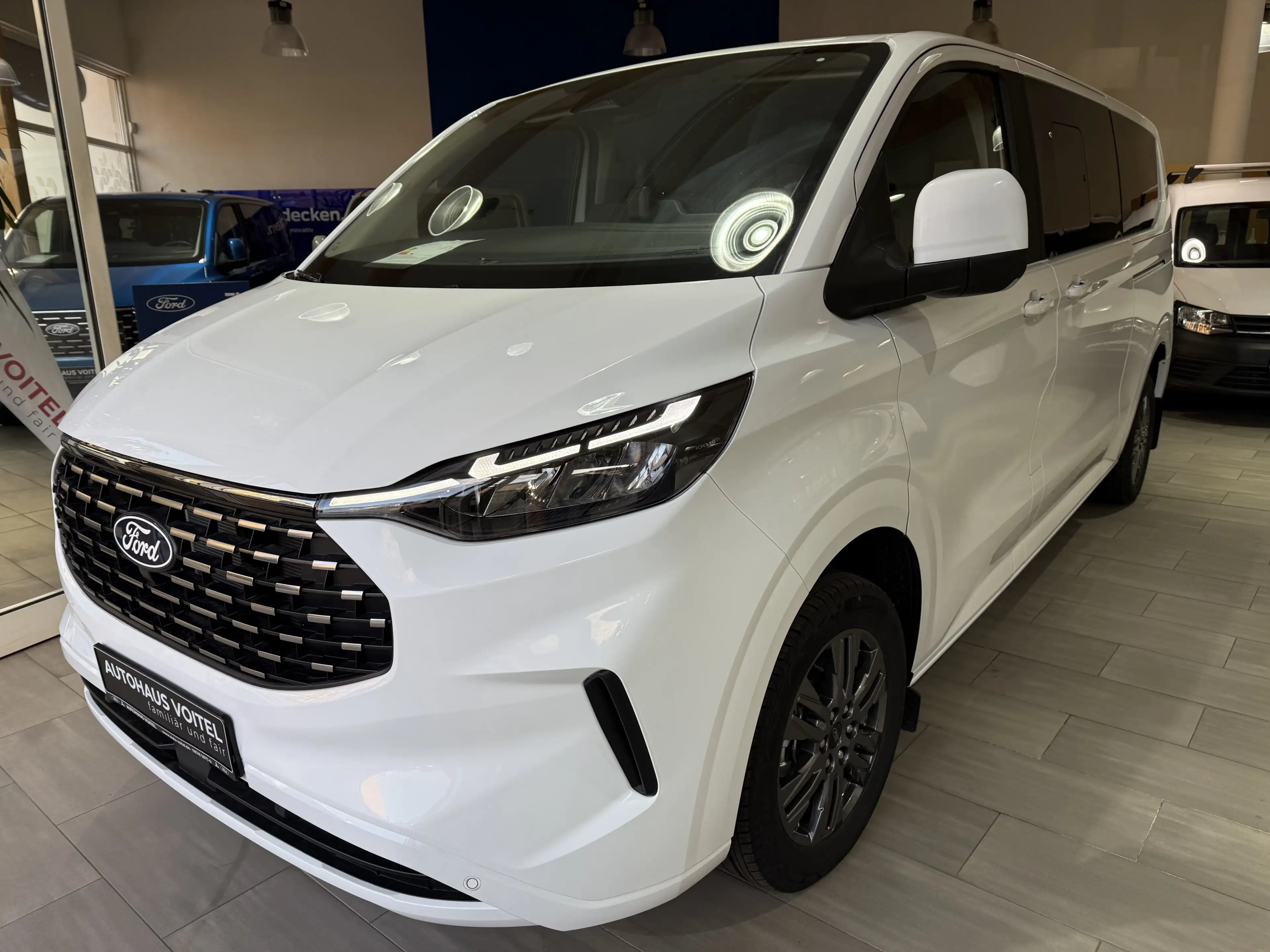 Ford Tourneo Custom Titanium L2 3-Zonen-Klima / Winter-Paket