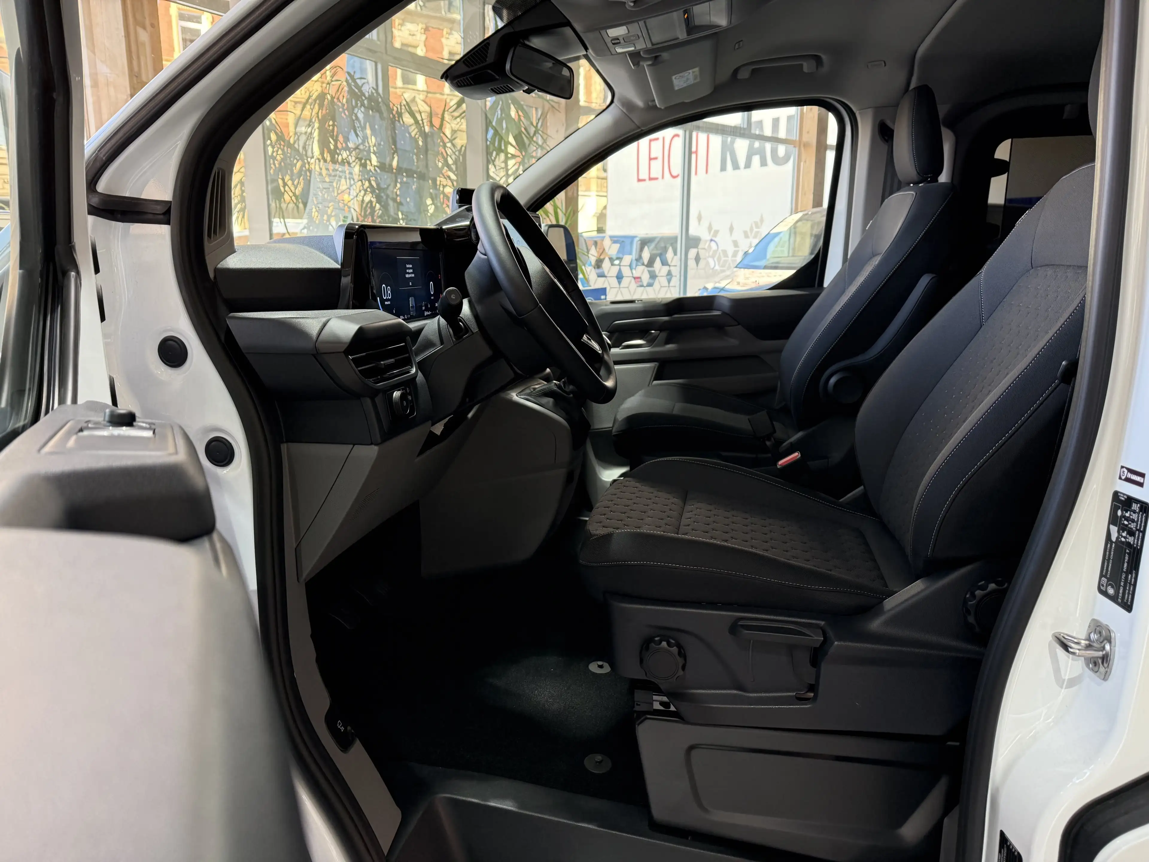 Ford Tourneo Custom Titanium L2 3-Zonen-Klima / Winter-Paket — photo 11