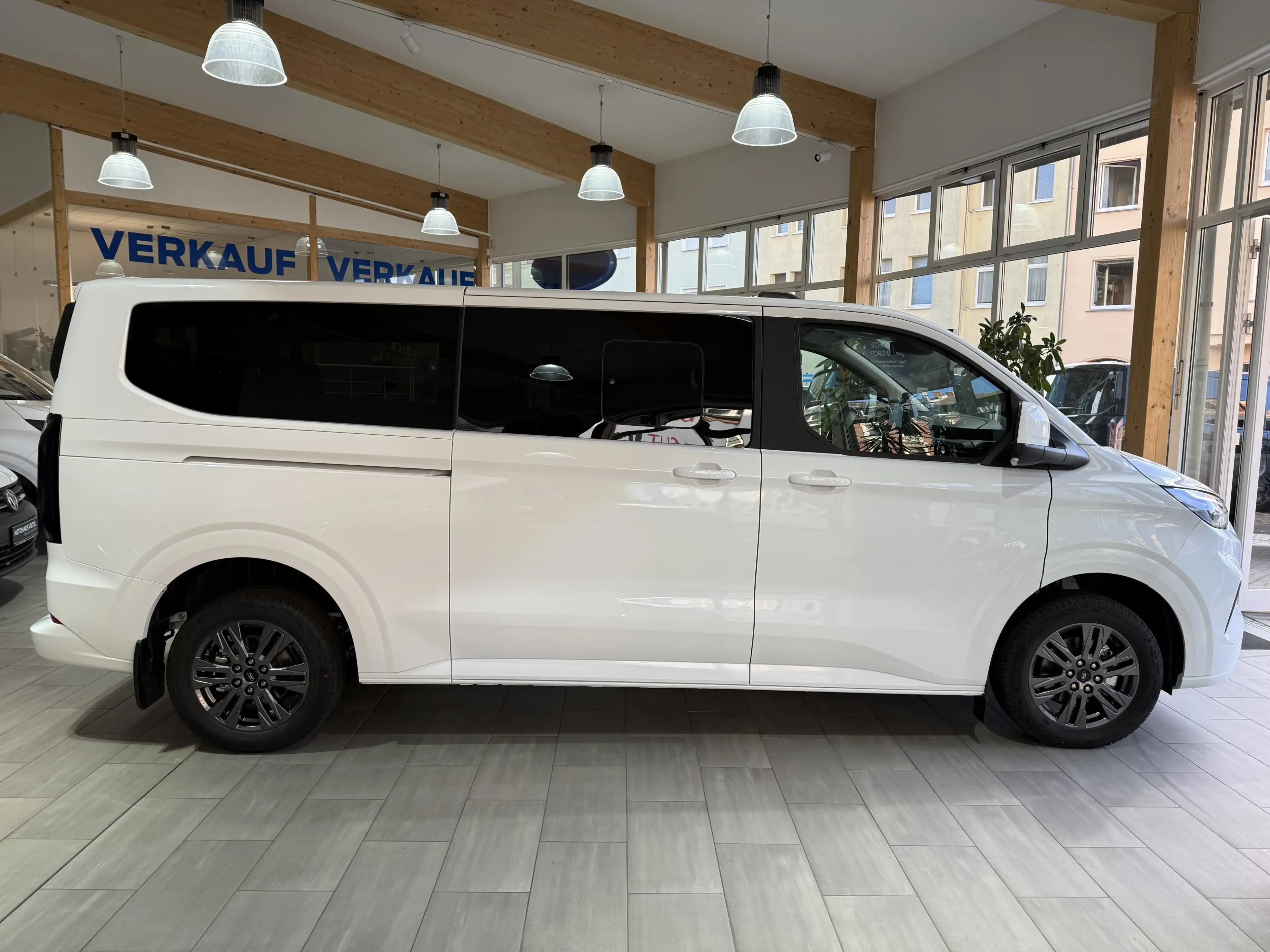 Ford Tourneo Custom Titanium L2 3-Zonen-Klima / Winter-Paket — photo 4