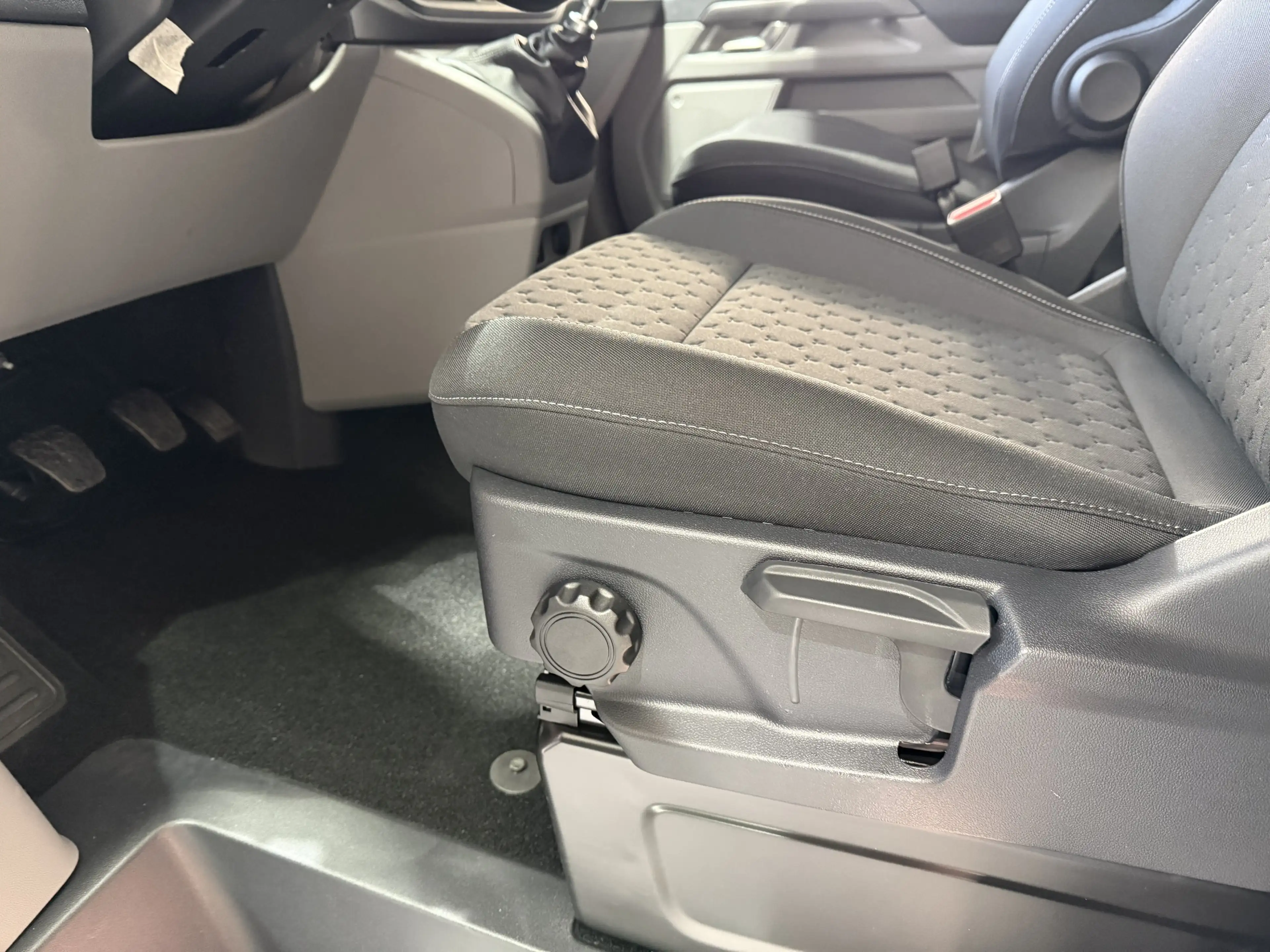 Ford Tourneo Custom Titanium L2 3-Zonen-Klima / Winter-Paket — photo 12