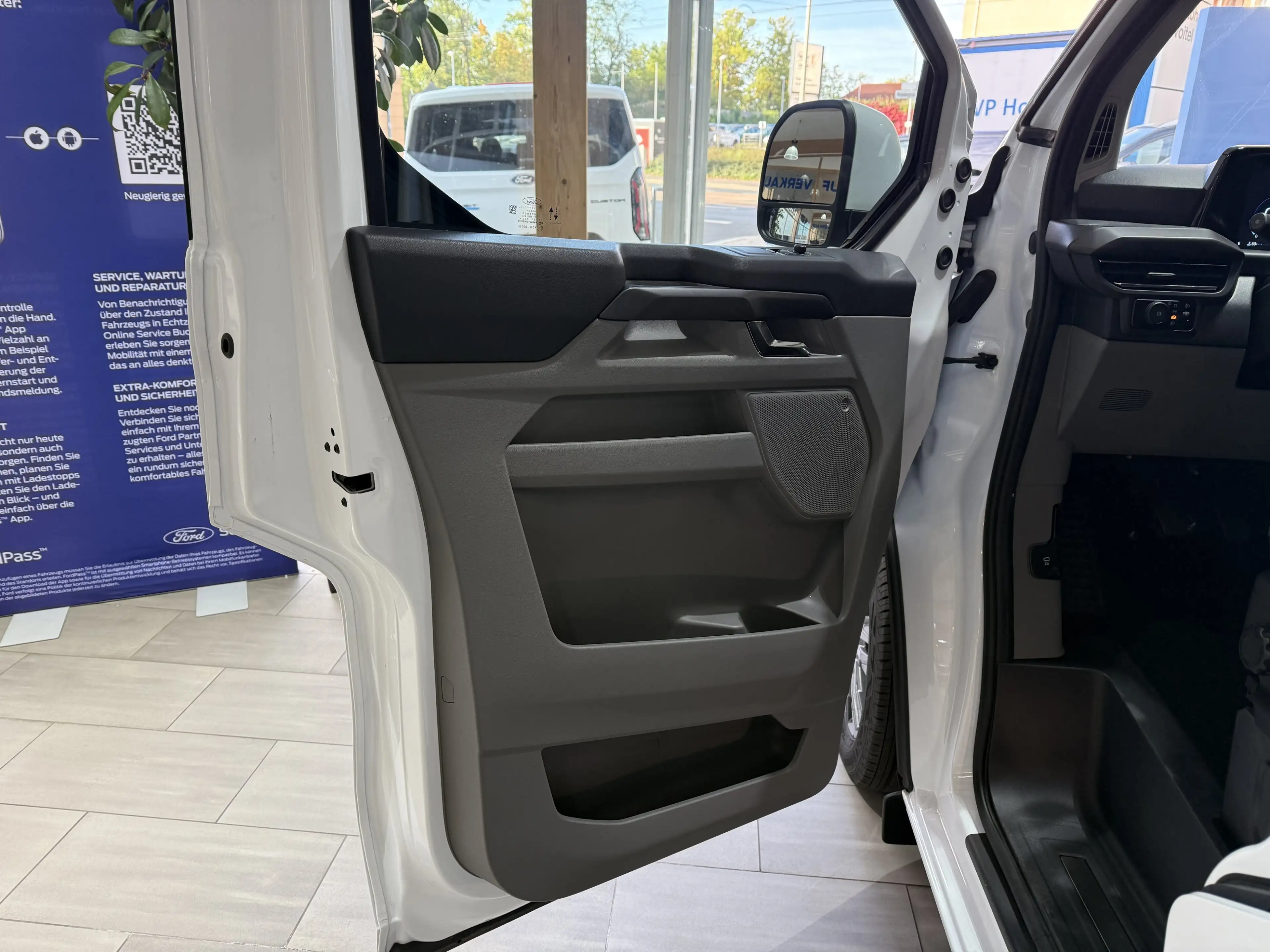 Ford Tourneo Custom Titanium L2 3-Zonen-Klima / Winter-Paket — photo 9