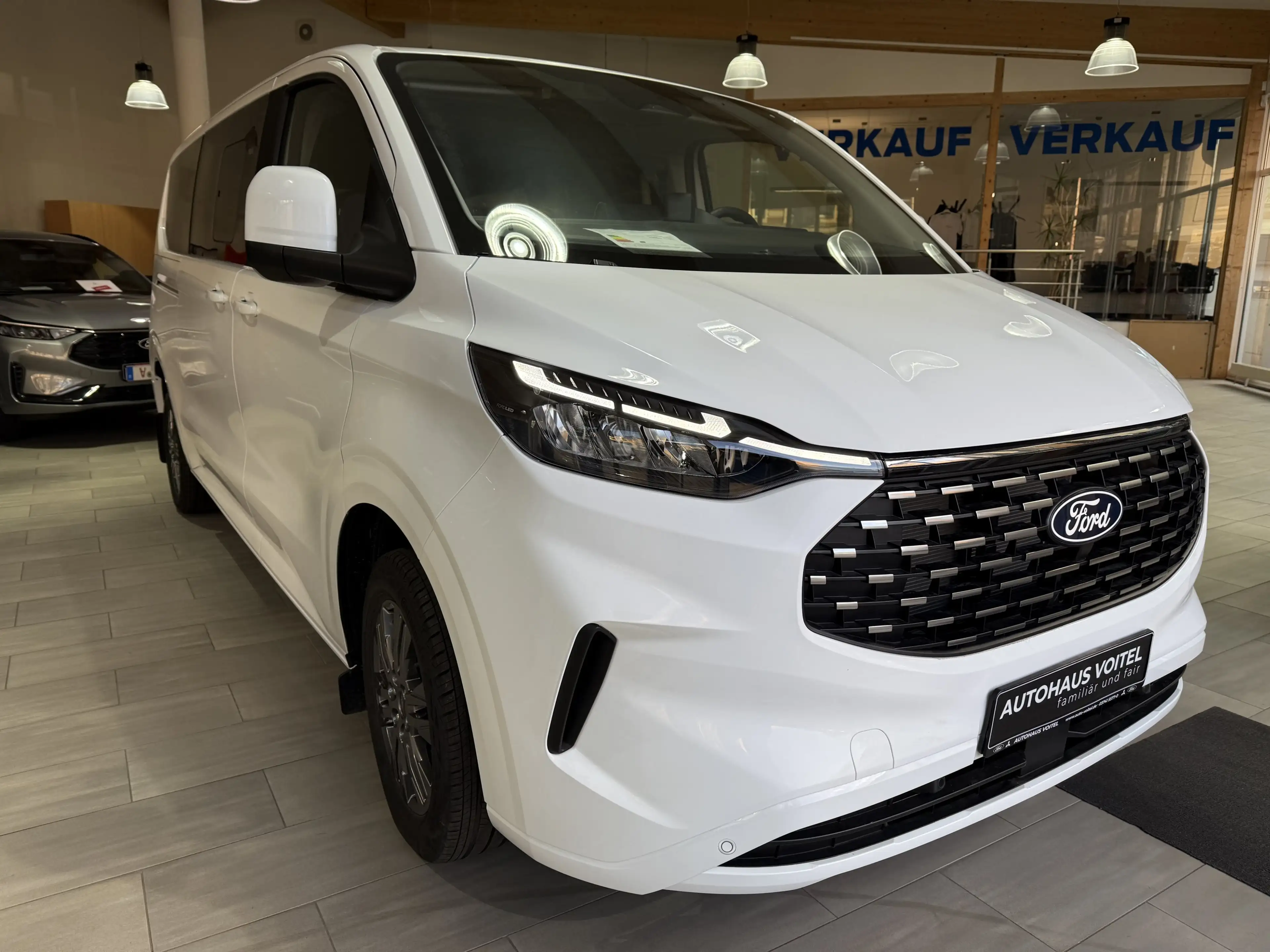 Ford Tourneo Custom Titanium L2 3-Zonen-Klima / Winter-Paket — photo 3
