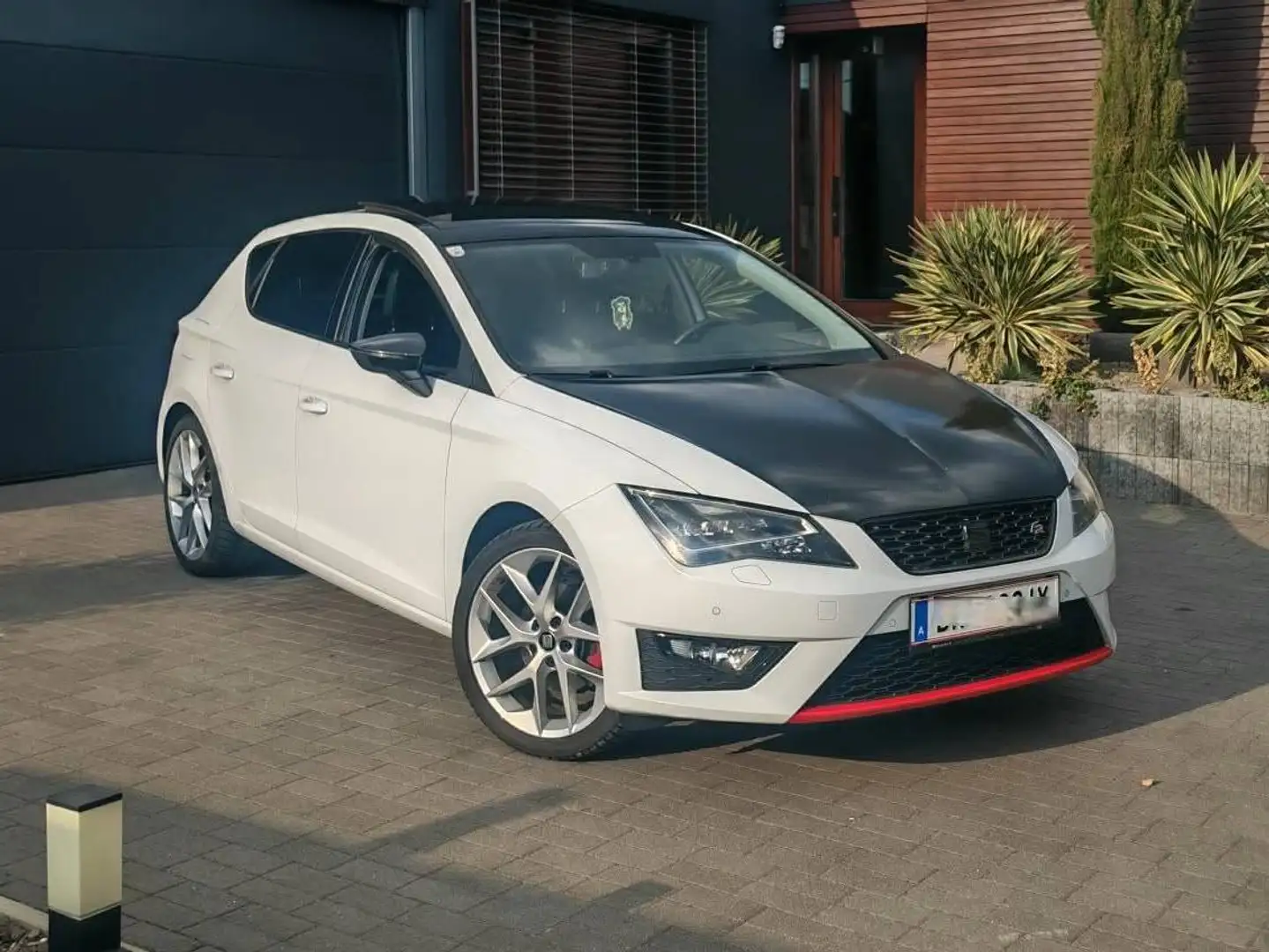 SEAT Leon Seat Leon FR 1.4 TSI | Panorama | LED | 18 Zoll | Steuerkette neu Weiß - 1