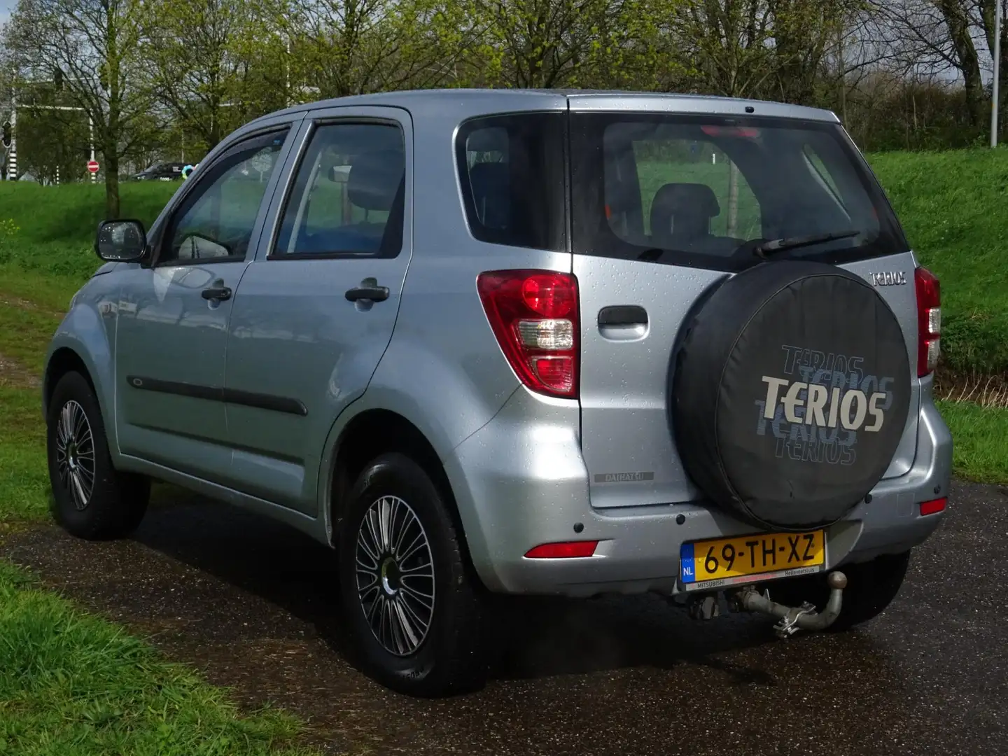 Daihatsu Terios 1.5-16v Explore 2WD AUTOMAAT NAP/AIRCO/APK Grijs - 2