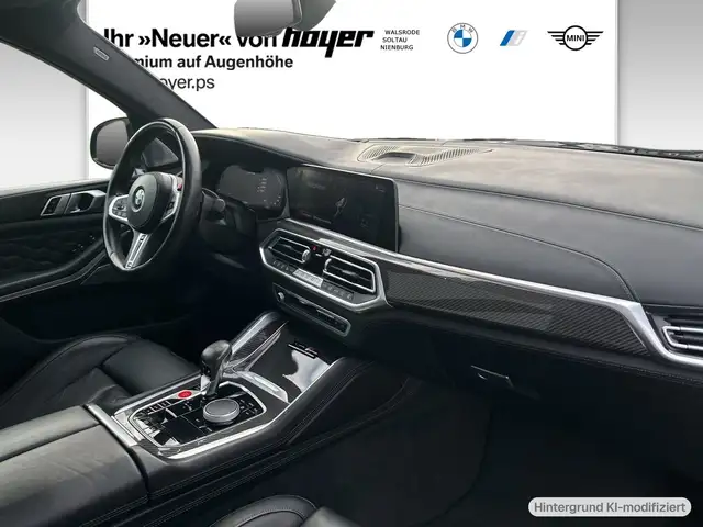 BMW X5 M view 4
