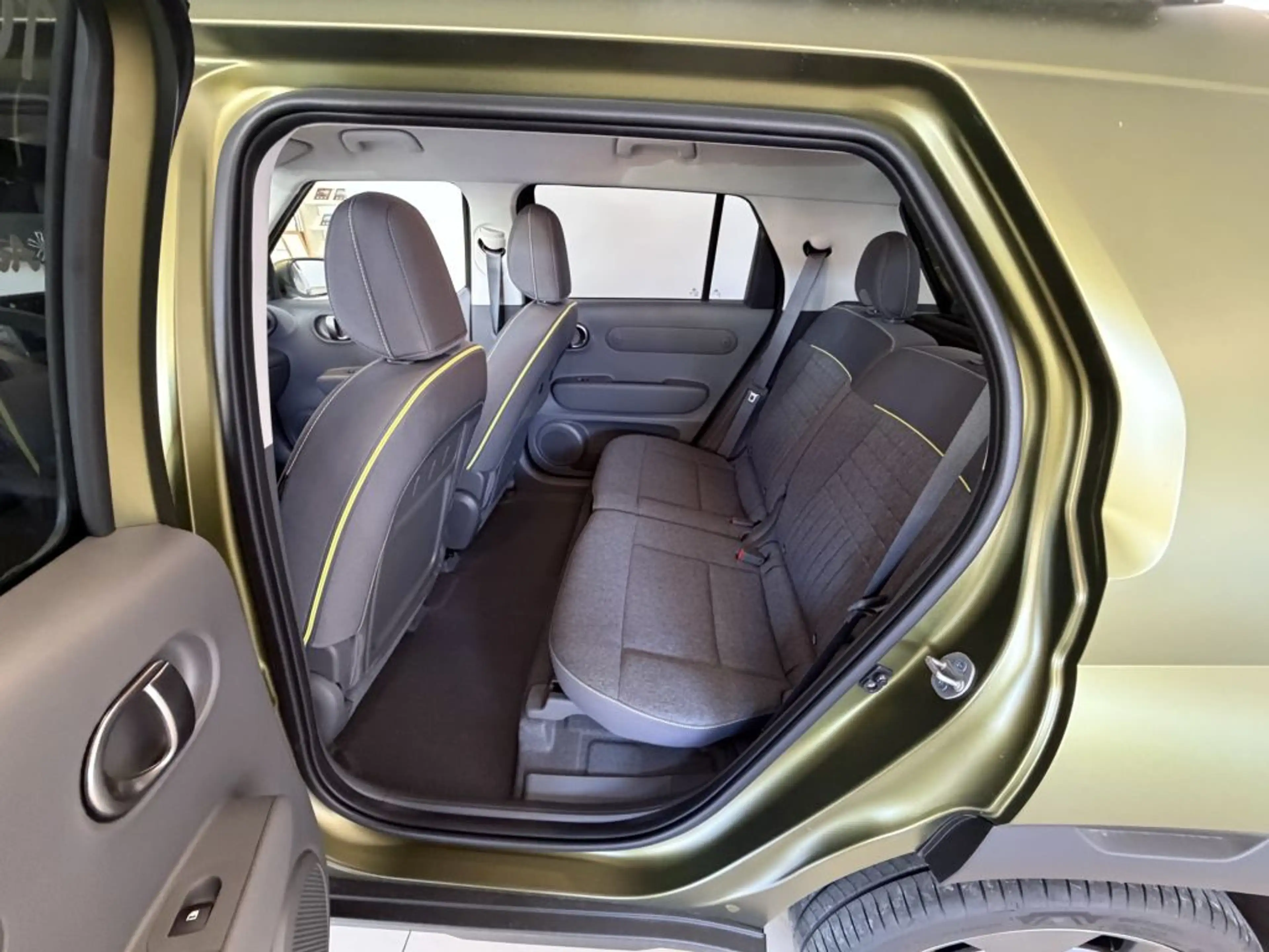 Hyundai Inster 49kWh Cross + Dachträger + — photo 7