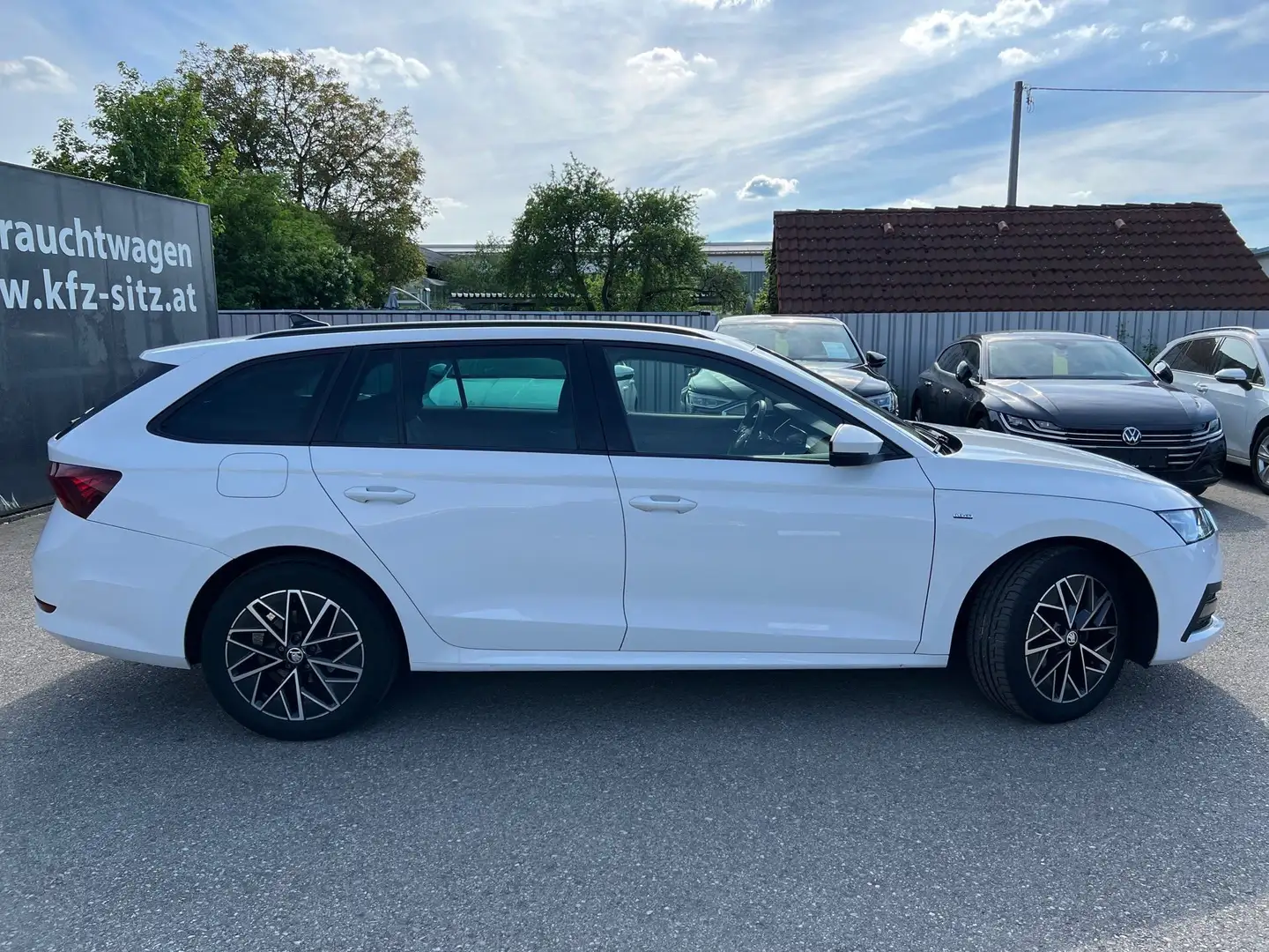 Skoda Octavia Combi 2,0 TDI DSG | AHK*MATRIX Weiß - 2