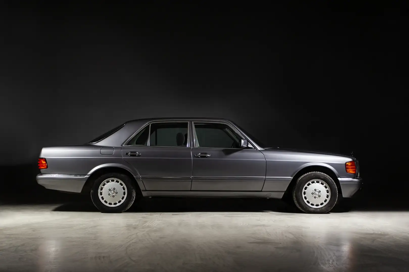 Mercedes-Benz MERCEDES-BENZ Clase S (W126) Berlina  Automático Gri - 2