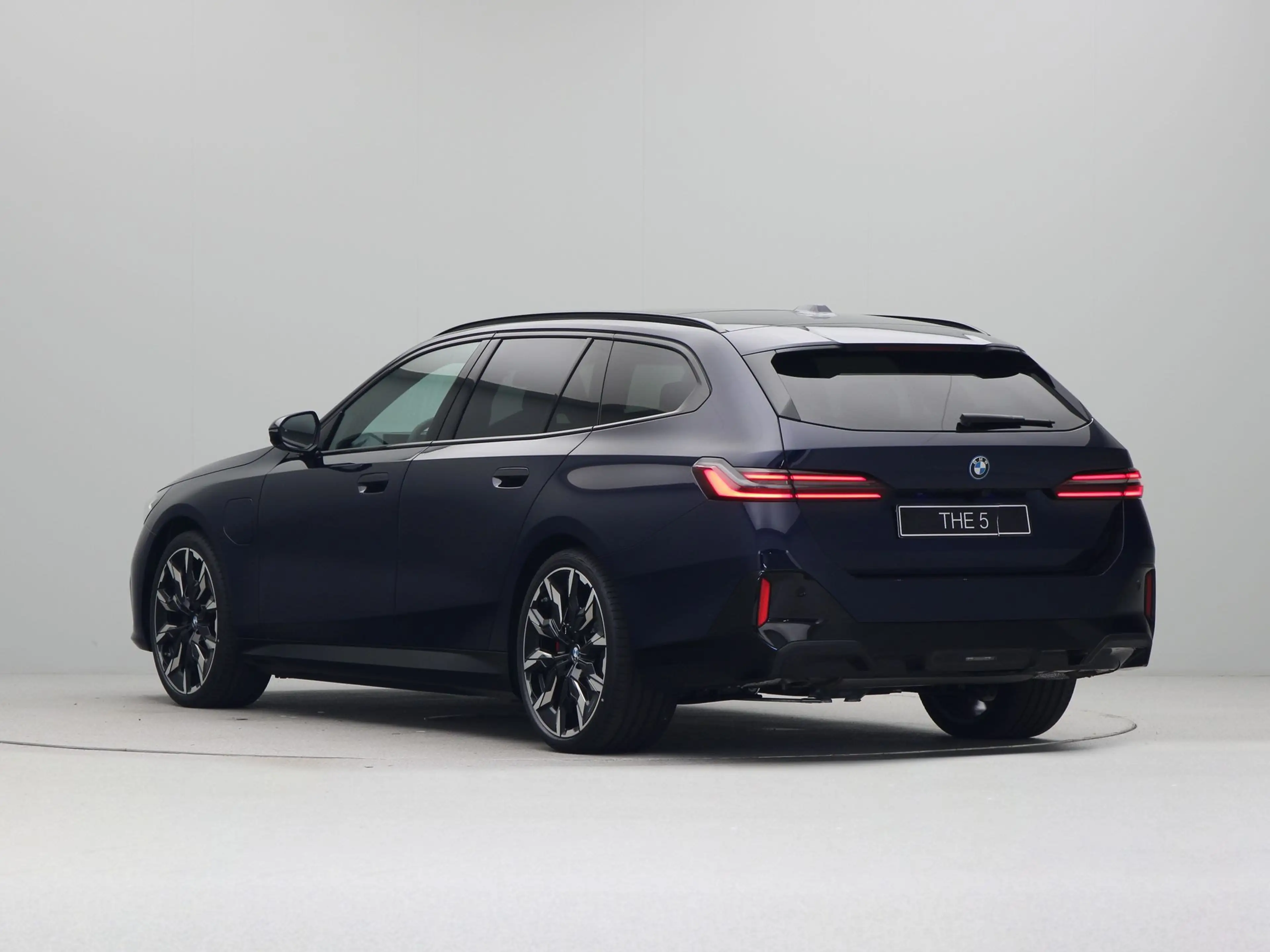 BMW 550 5 Serie 550e Touring xDrive — photo 11