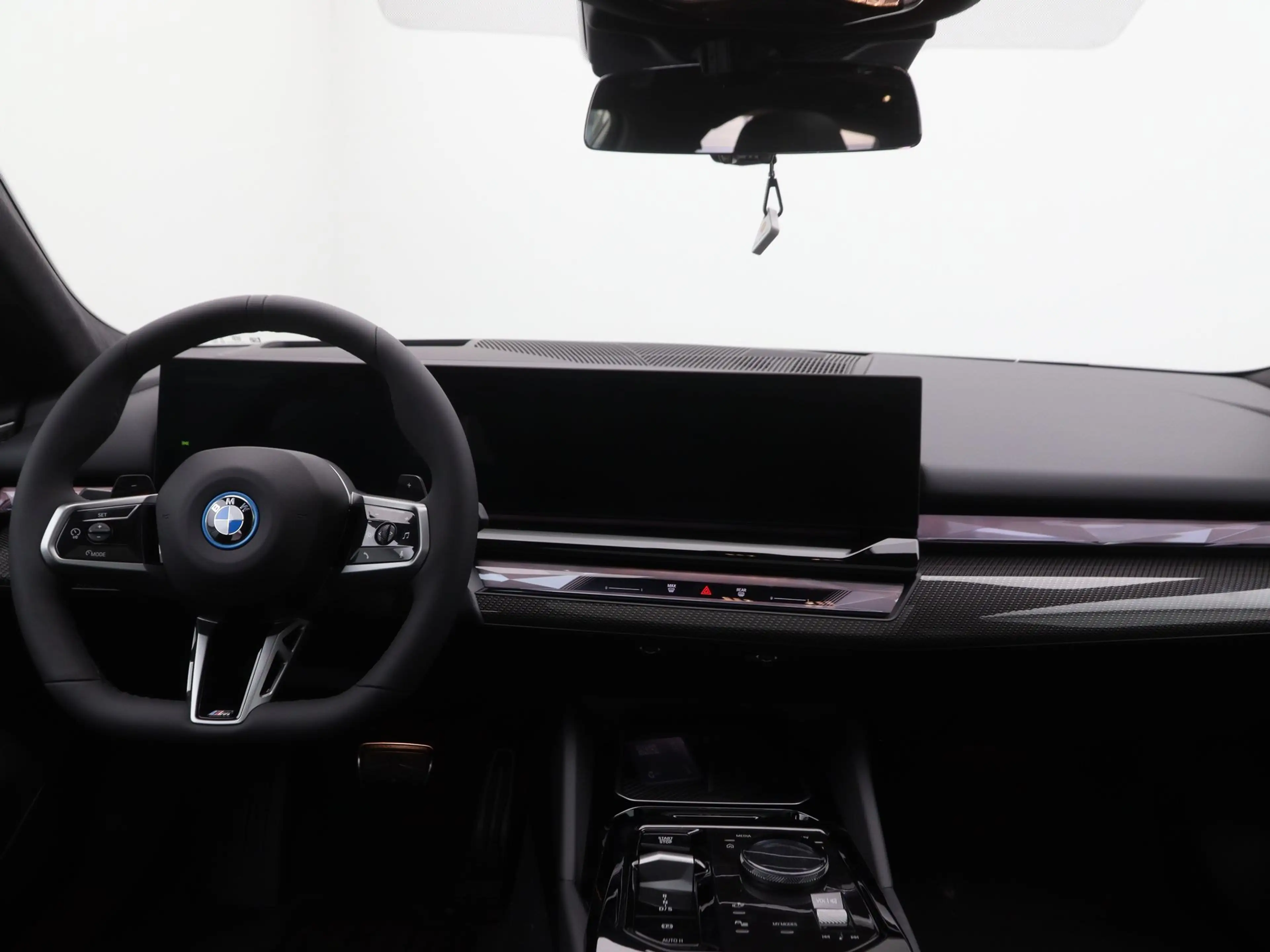 BMW 550 5 Serie 550e Touring xDrive — photo 13