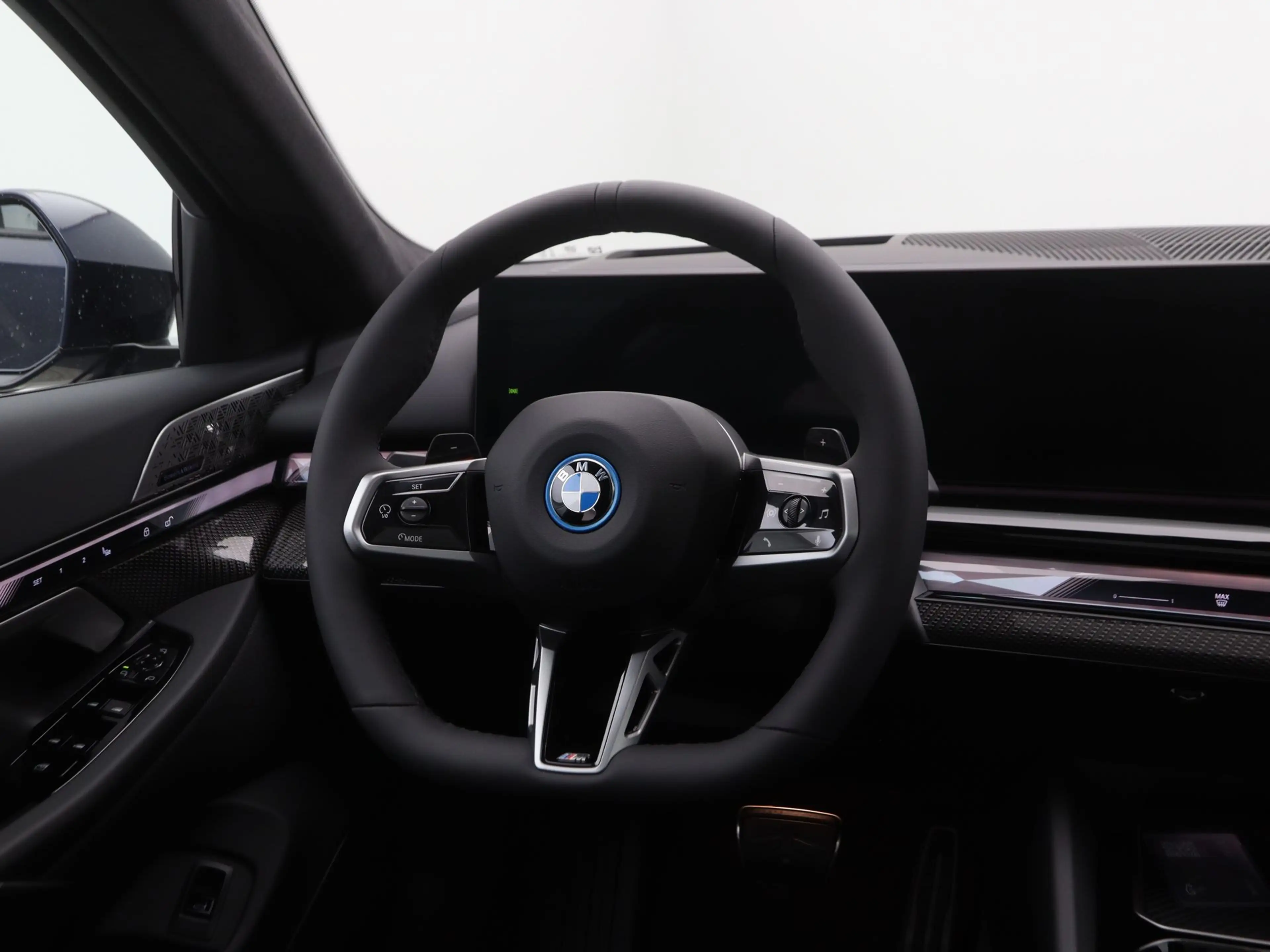 BMW 550 5 Serie 550e Touring xDrive — photo 2