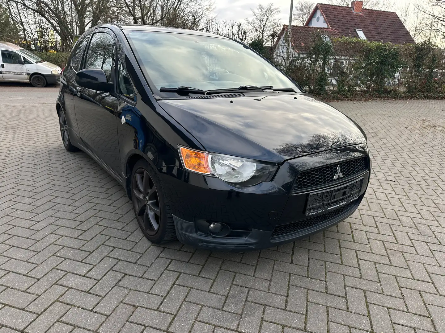 Mitsubishi Colt ClearTec MOTION / Tüv Neu / Klima / SHZ Schwarz - 2