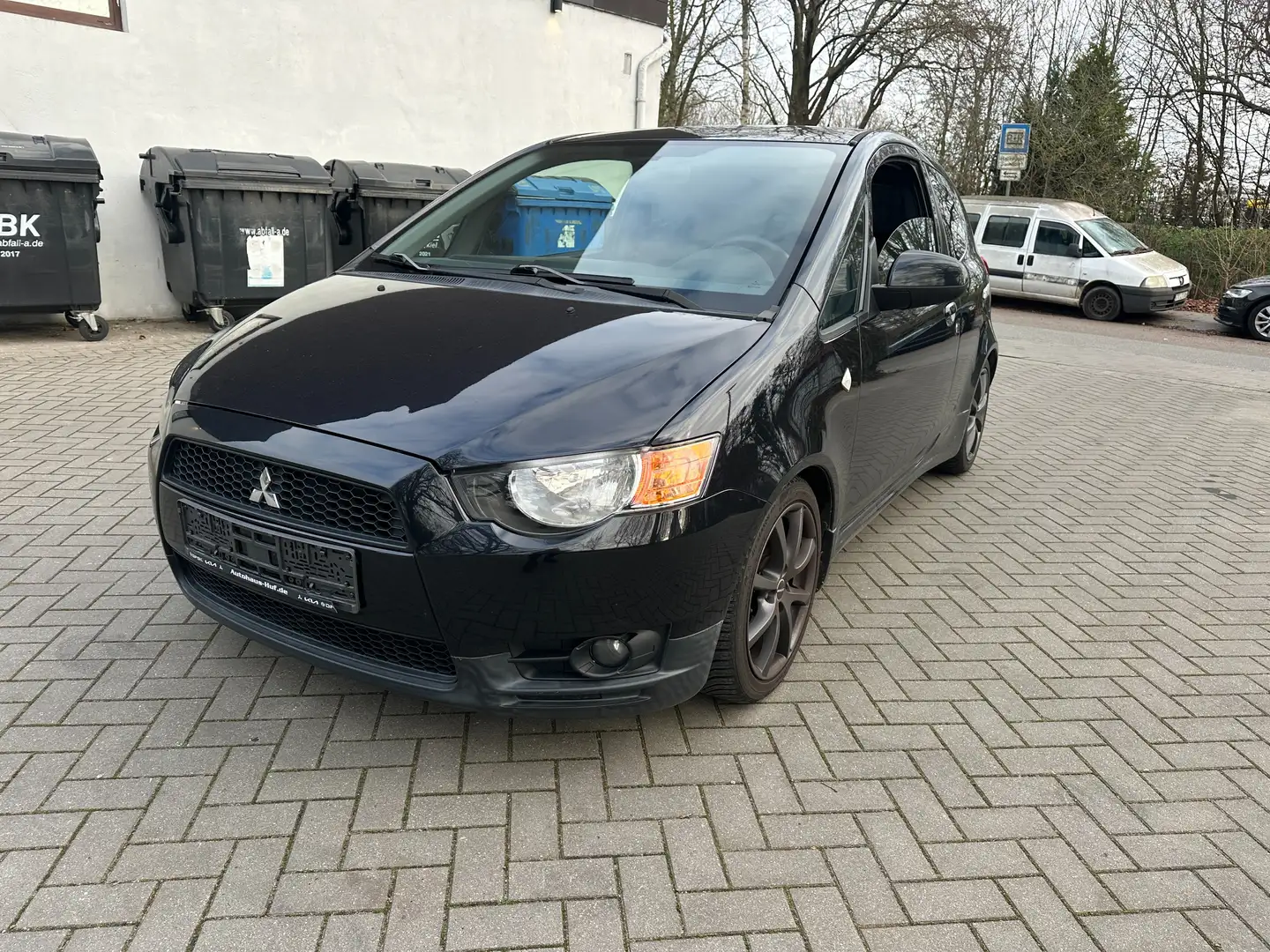 Mitsubishi Colt ClearTec MOTION / Tüv Neu / Klima / SHZ Schwarz - 1