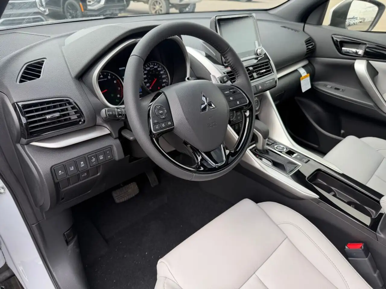Mitsubishi Eclipse Cross снимка Mitsubishi Eclipse Cross