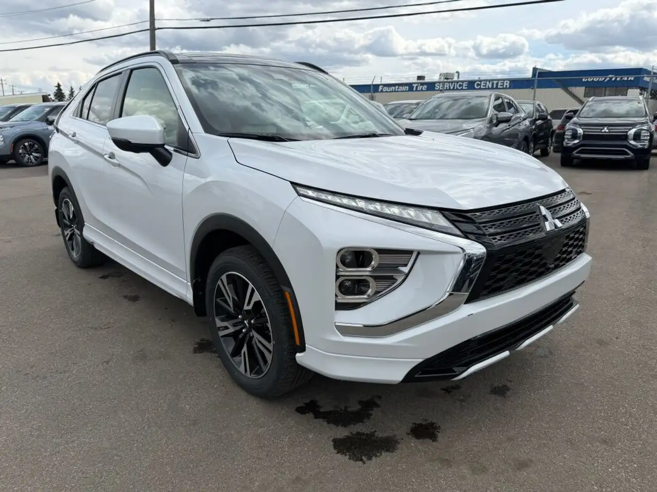 Mitsubishi Eclipse Cross снимка Mitsubishi Eclipse Cross