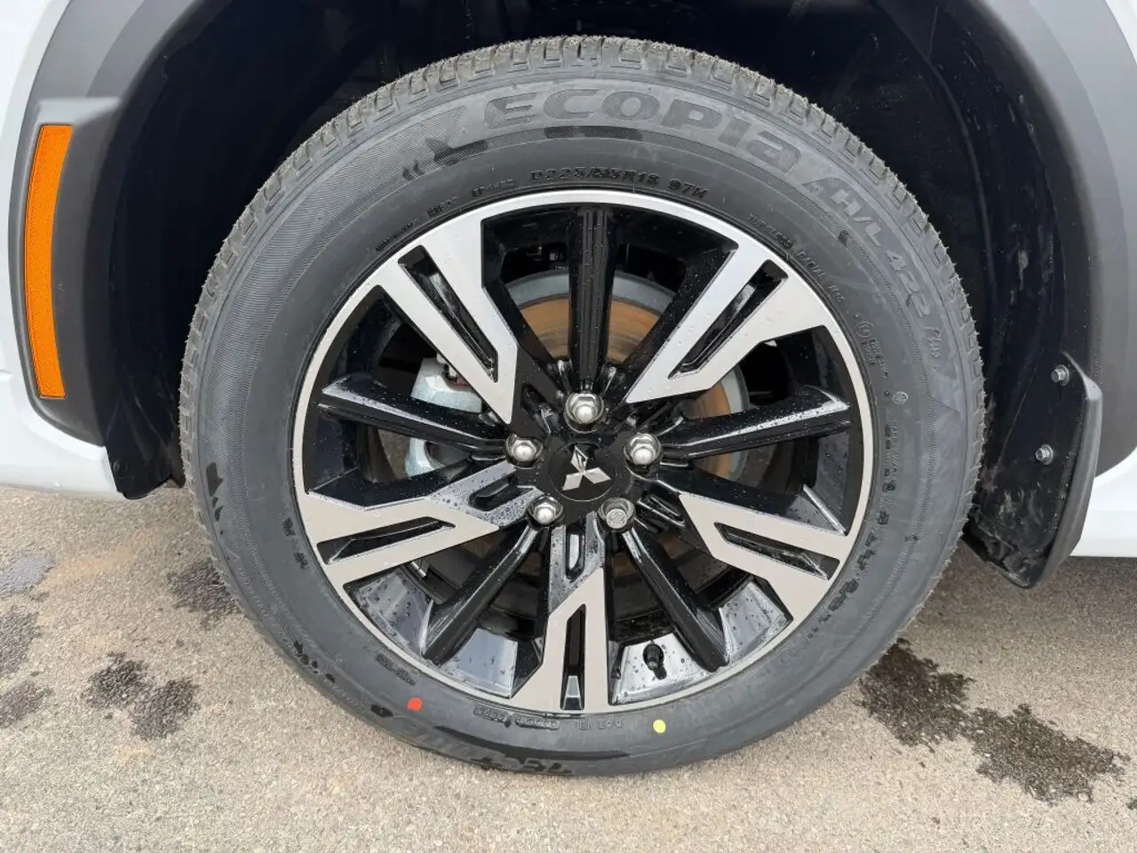 Mitsubishi Eclipse Cross снимка Mitsubishi Eclipse Cross