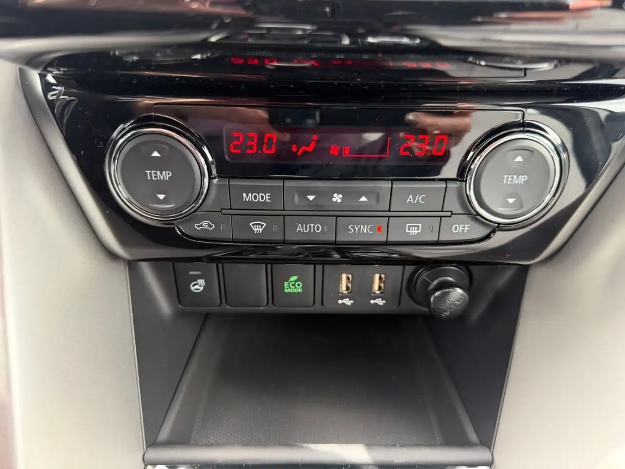 Mitsubishi Eclipse Cross снимка Mitsubishi Eclipse Cross