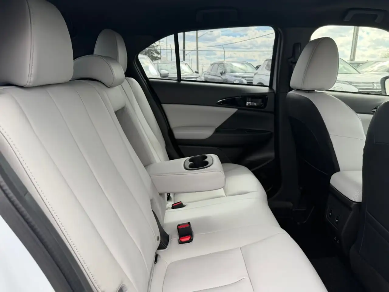 Mitsubishi Eclipse Cross снимка Mitsubishi Eclipse Cross