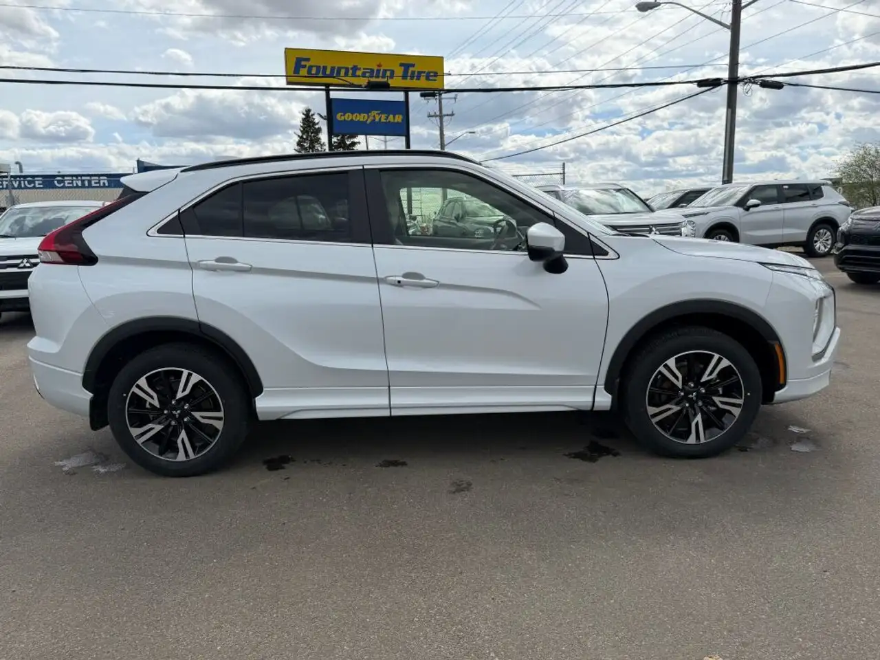 Mitsubishi Eclipse Cross снимка Mitsubishi Eclipse Cross