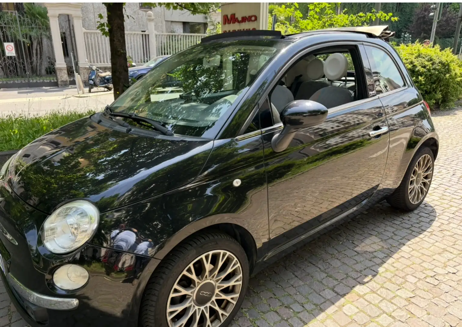 Fiat 500C 1.4 16v Lounge 100cv automatico Schwarz - 1