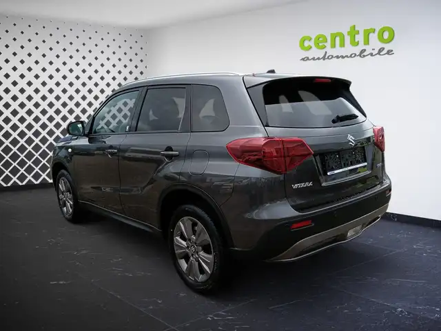 Suzuki Vitara view 3