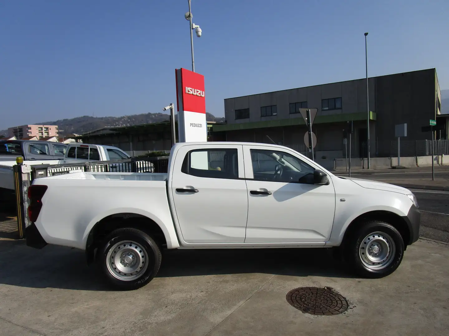 Isuzu D-Max N60 CREW CAB B M/T Biały - 2