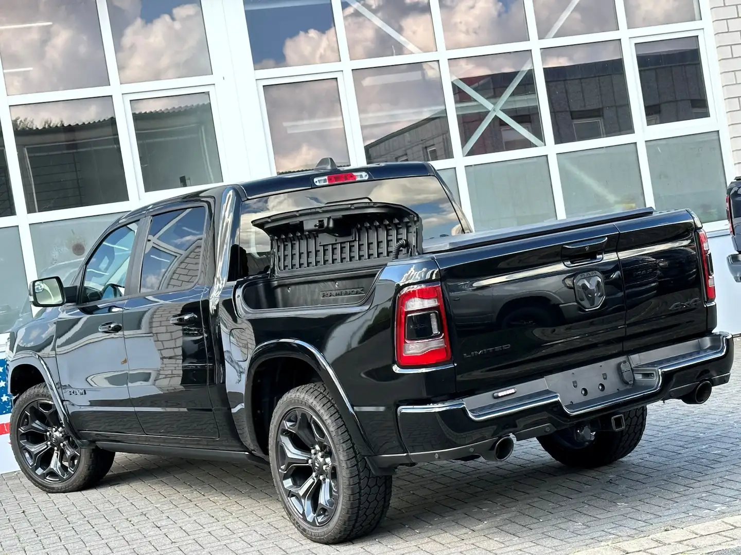 Dodge RAM 1500 Limited Luft Prins 360° RAMbox ACC Pano Negro - 2
