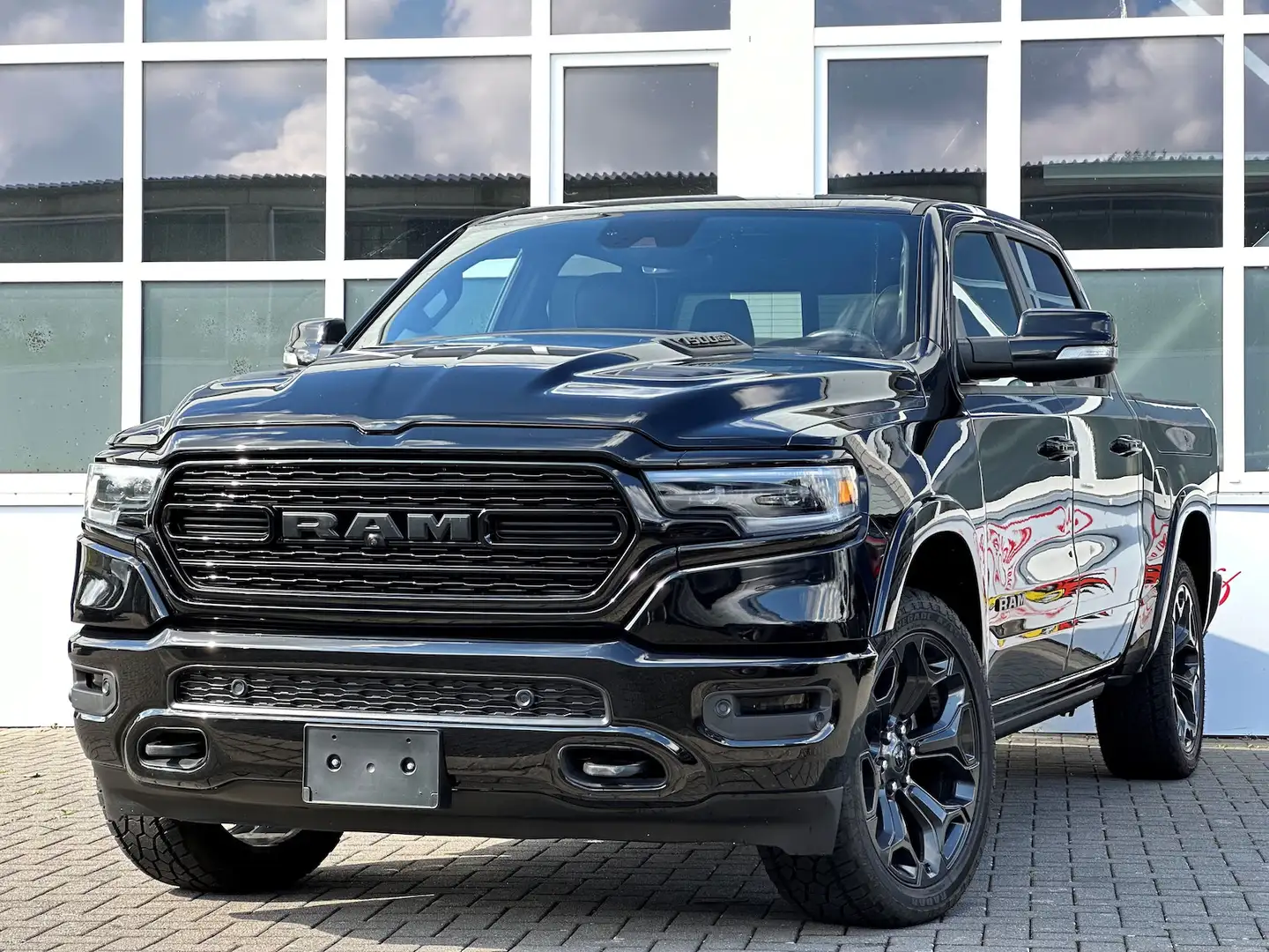Dodge RAM 1500 Limited Luft Prins 360° RAMbox ACC Pano Negro - 1