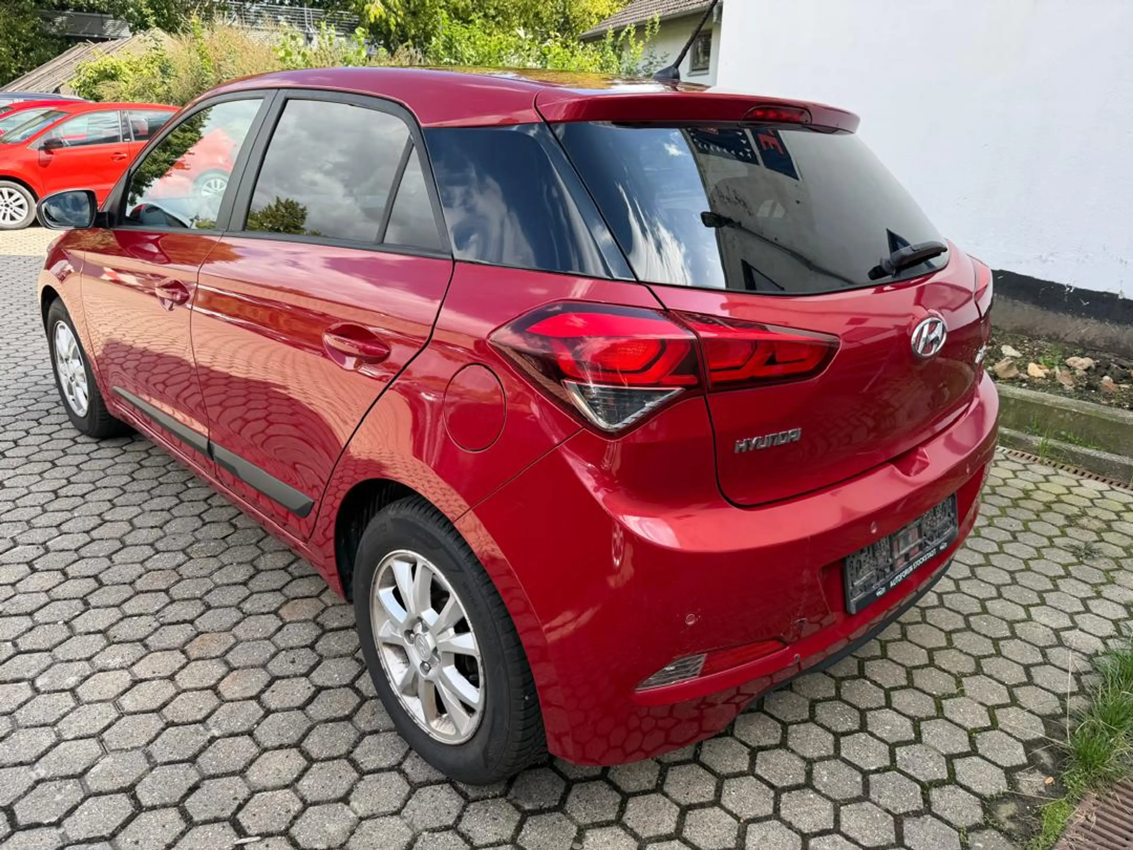Hyundai i20 blue Passion — photo 6
