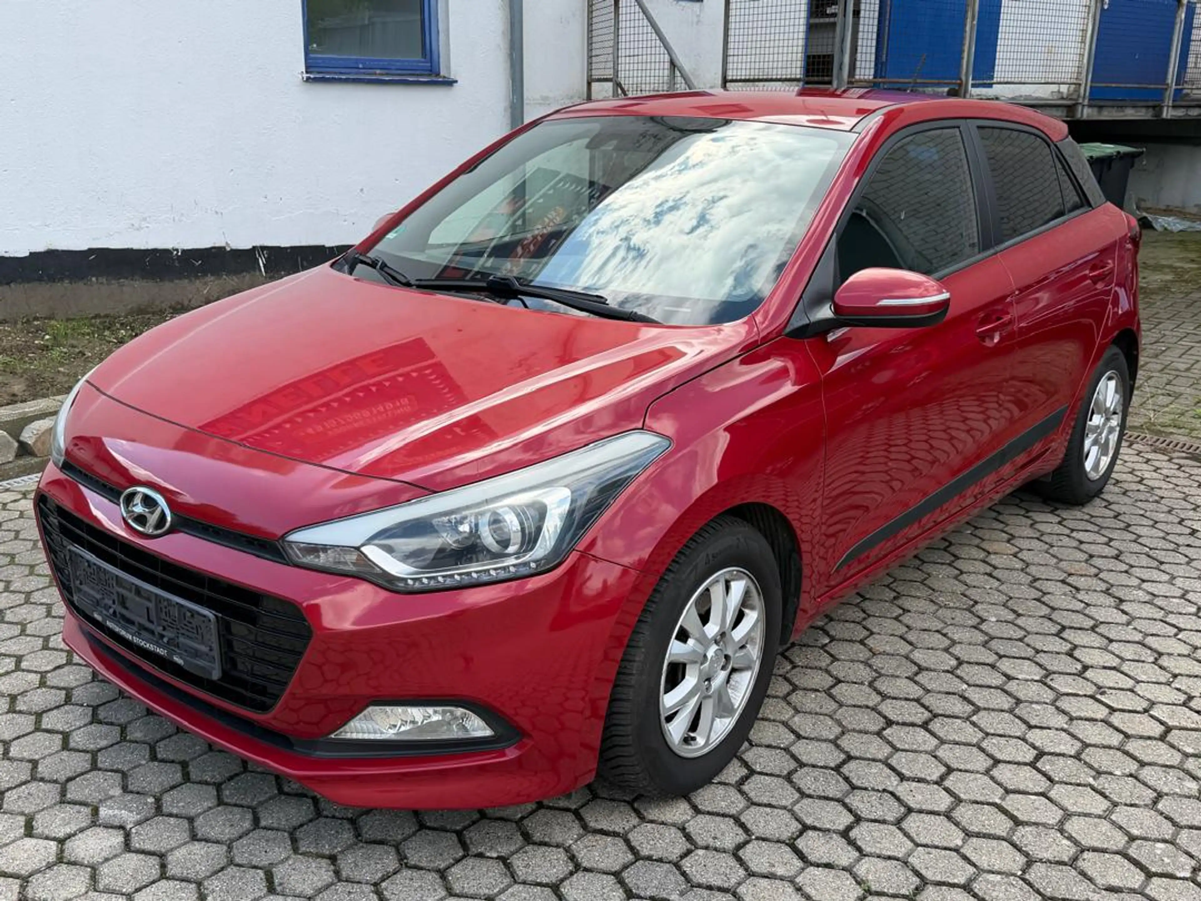 Hyundai i20 blue Passion — photo 3