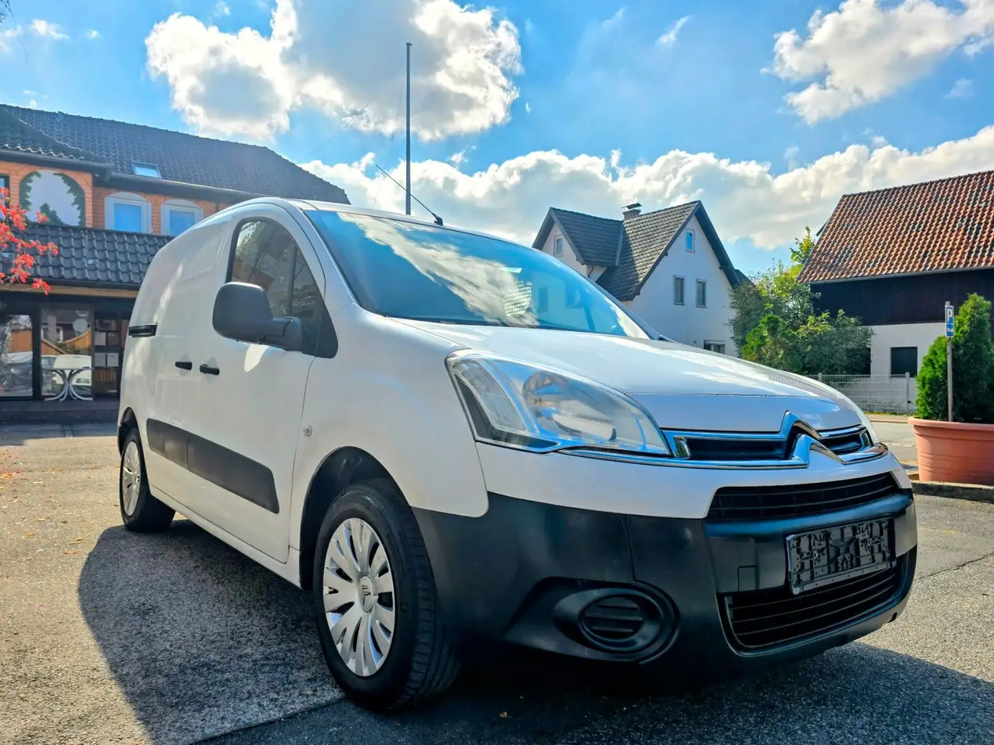 Citroen Berlingo Kasten Niveau B L1 !!  AHK !!  1.Hand ! Weiß - 2