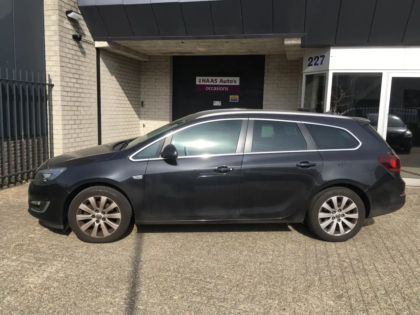 Opel Astra Sports Tourer 1.6 CDTi Edition / ENGINE MAKE NOISE Noir - 2