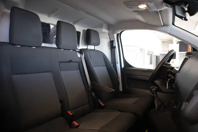 Opel Vivaro view 10