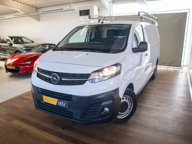 Opel Vivaro view 3