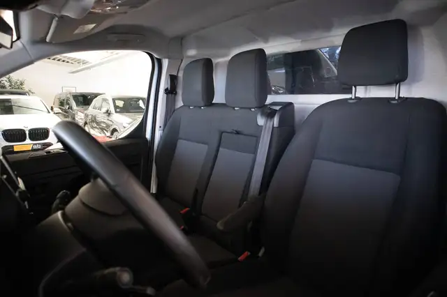 Opel Vivaro view 9