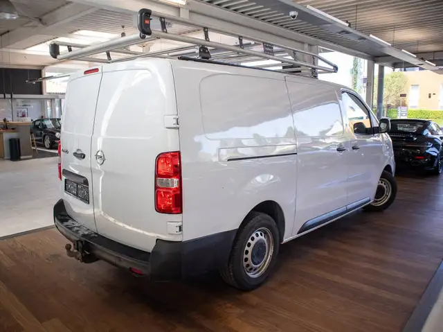 Opel Vivaro view 4