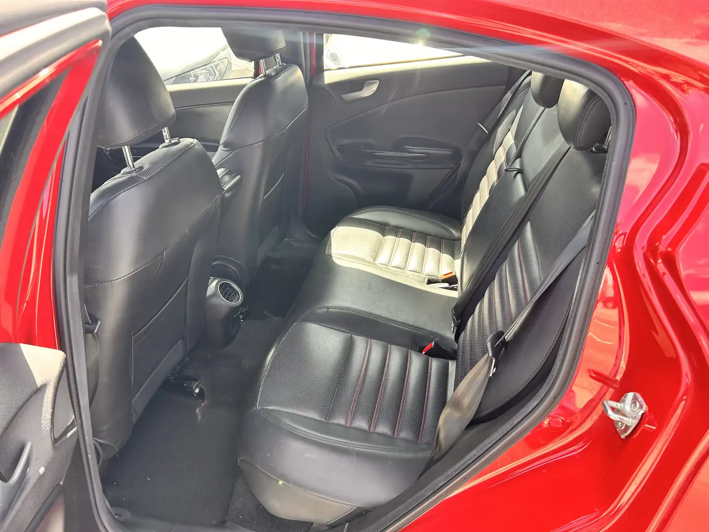 Alfa Romeo Giulietta 1.6JTDm Progression Rouge - 2