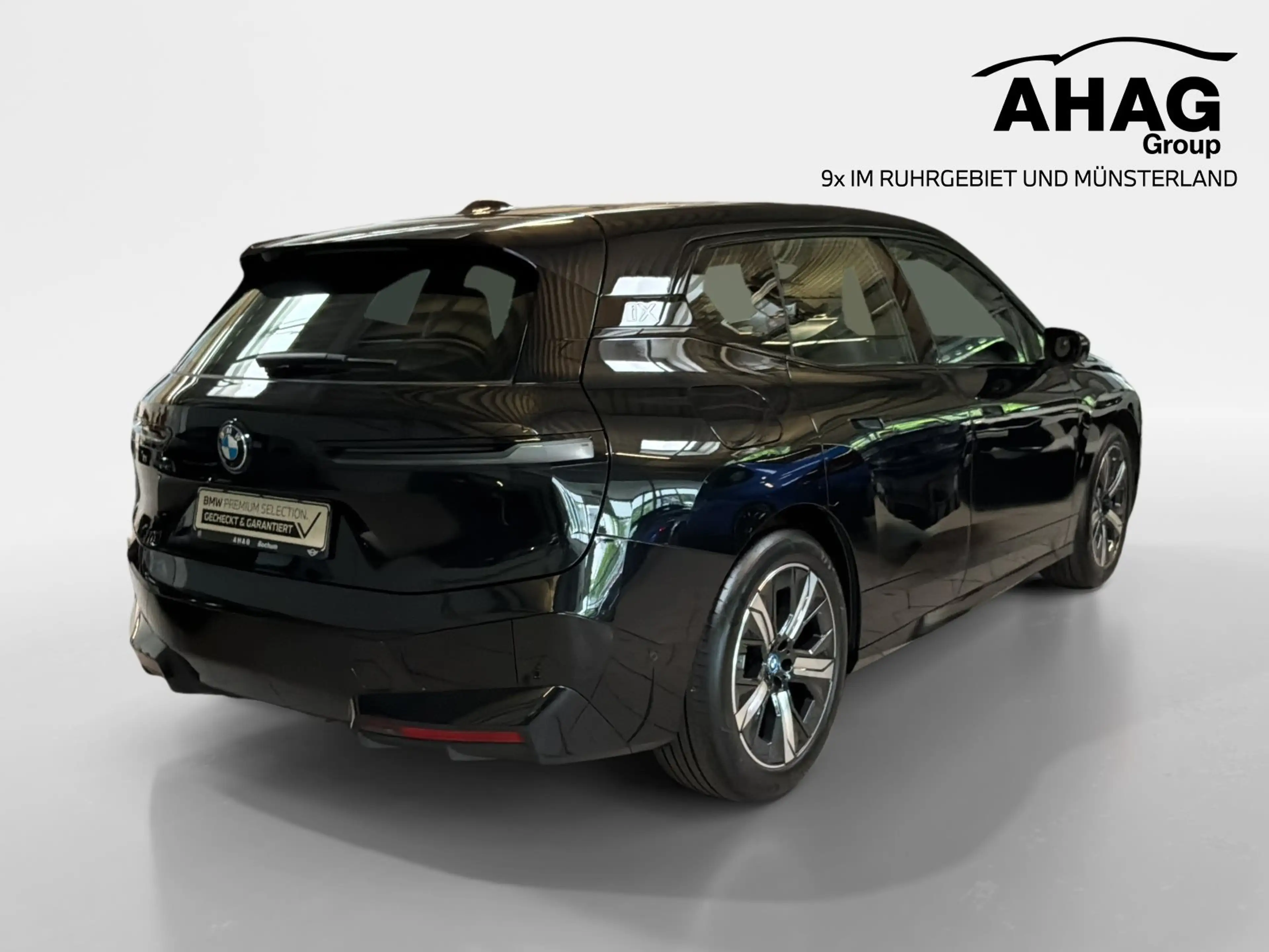 BMW iX xDrive40 — photo 4