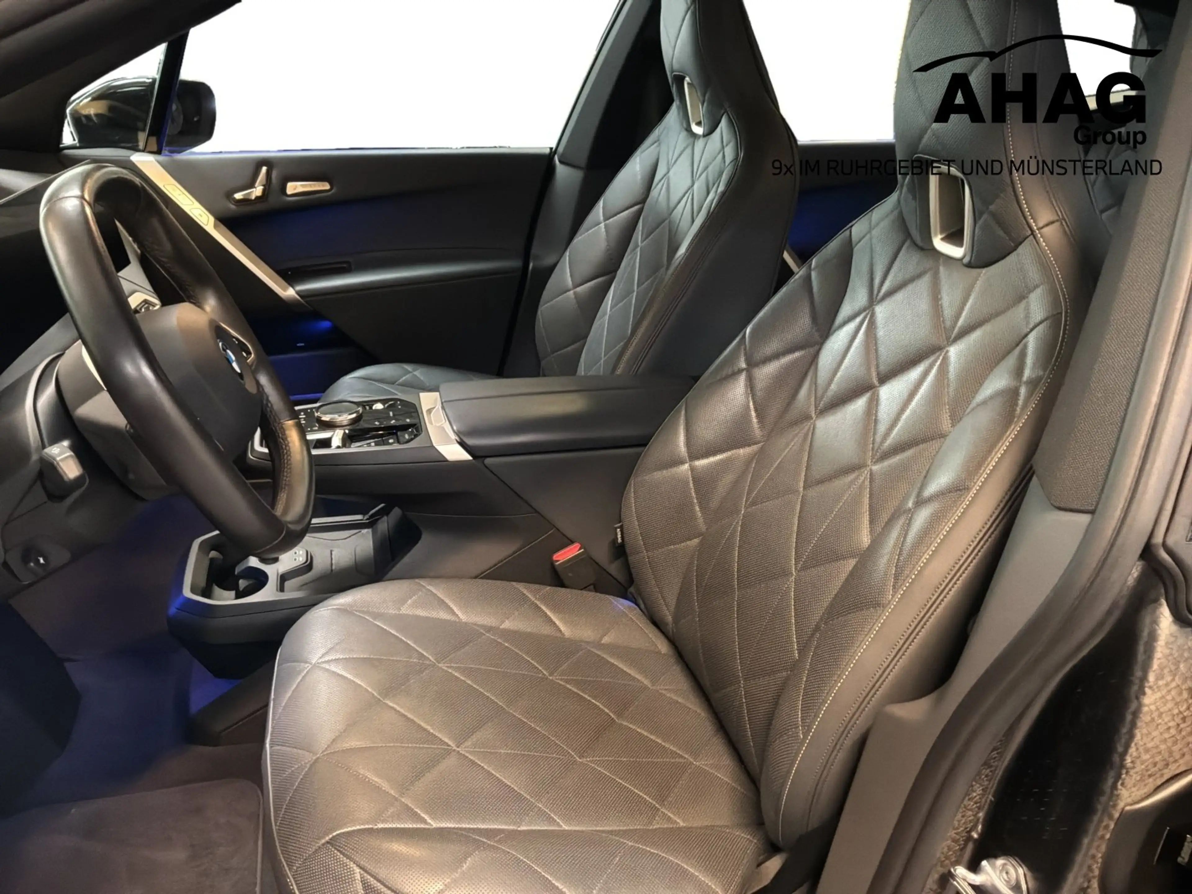BMW iX xDrive40 — photo 7