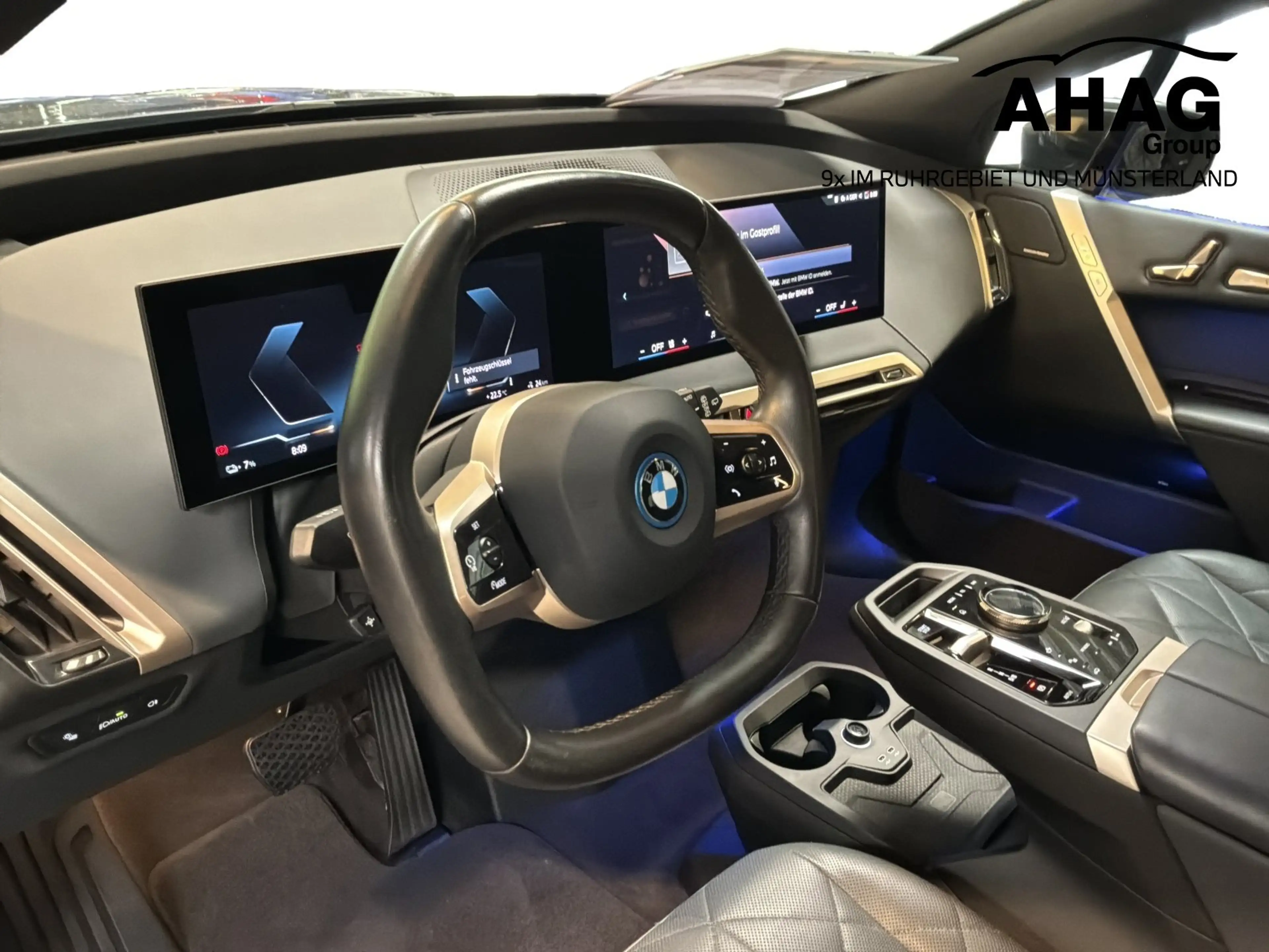 BMW iX xDrive40 — photo 8
