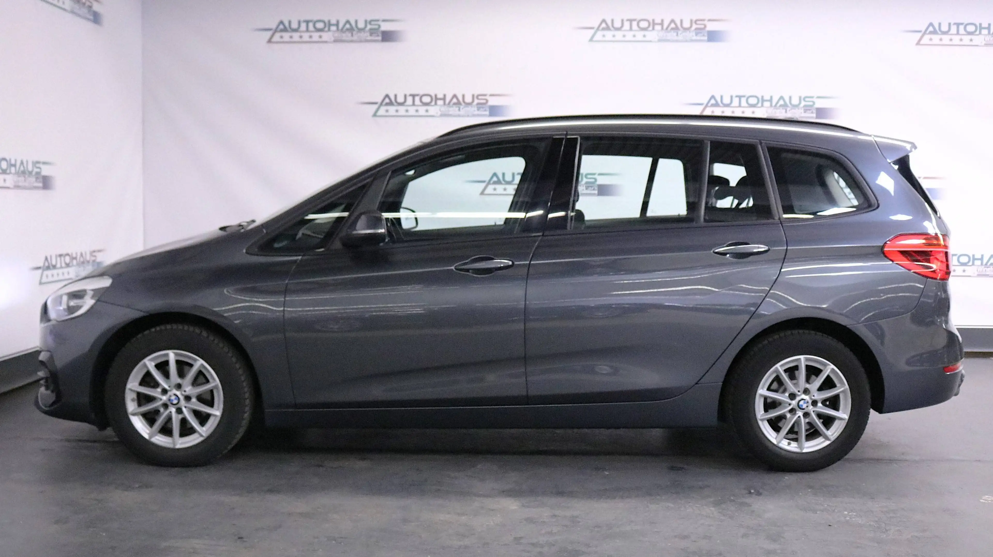 BMW 216 d Advantage 1,5 Ltr*2HAND*NAVI*PDC*KLIMAAUT*Temp*LED*u.v.m — photo 4
