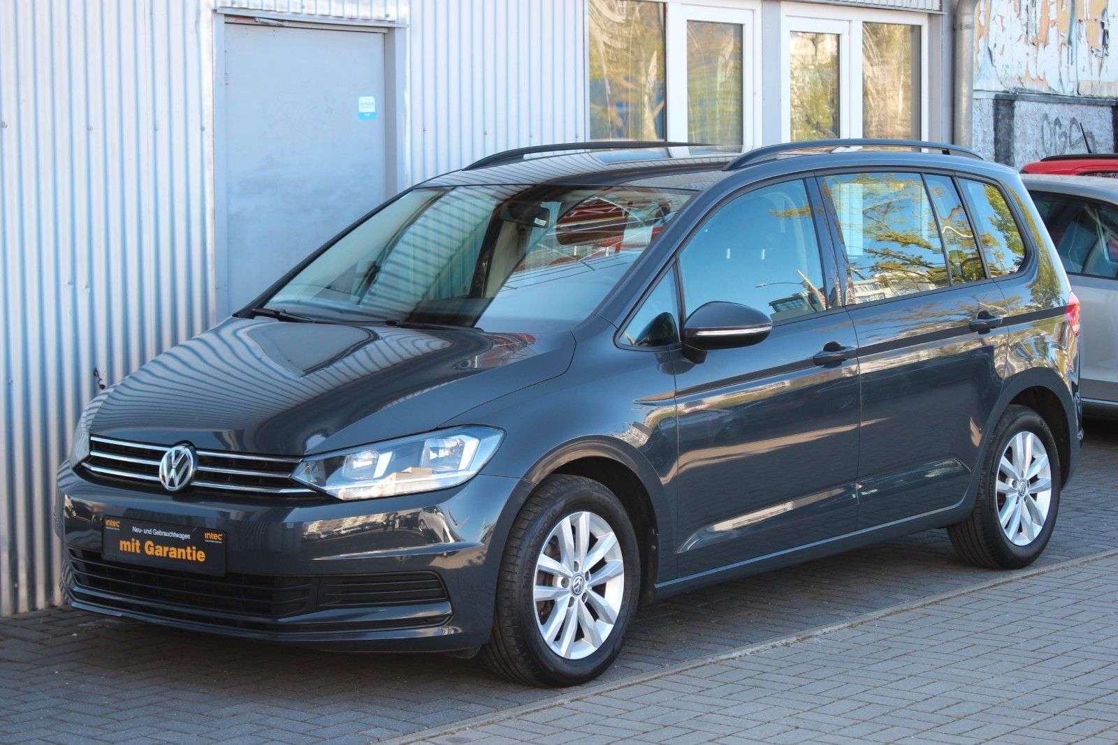 Second hand Volkswagen Touran 1.6
