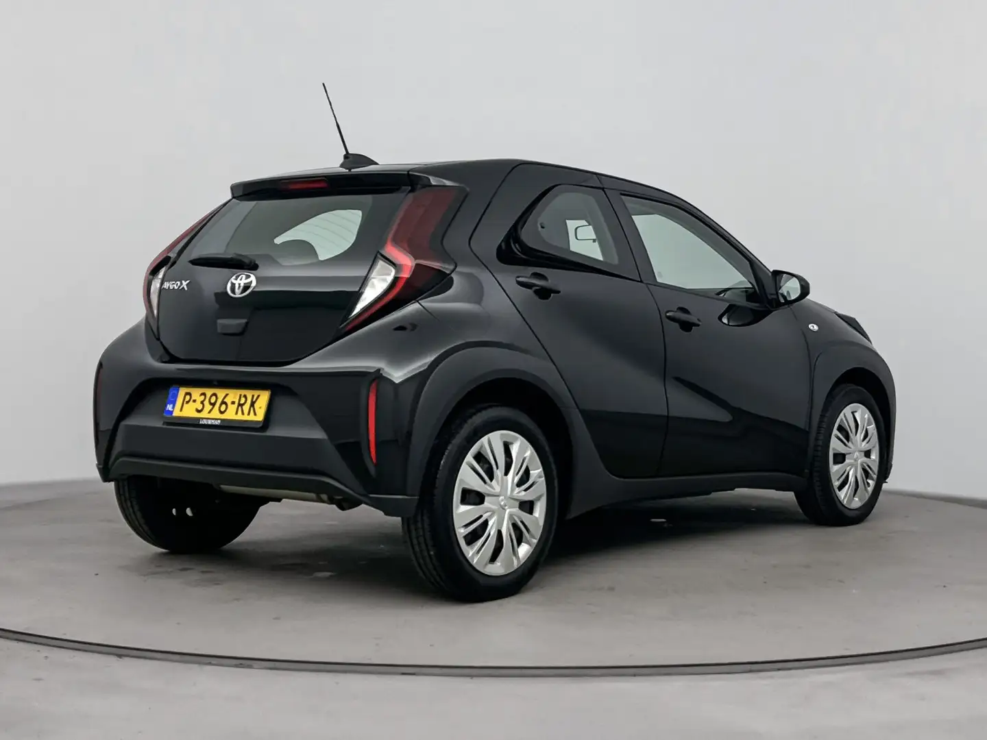 Toyota Aygo X 1.0 VVT-i MT Play | Apple Carplay/Android Auto | A Noir - 2