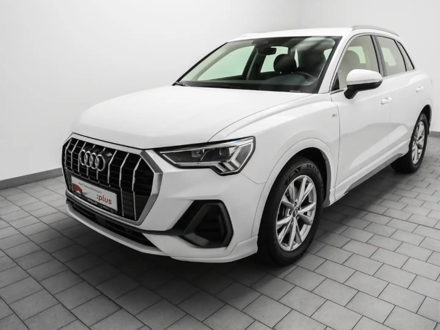 Audi Q3 40 TFSI quattro S line LED Wit - 2