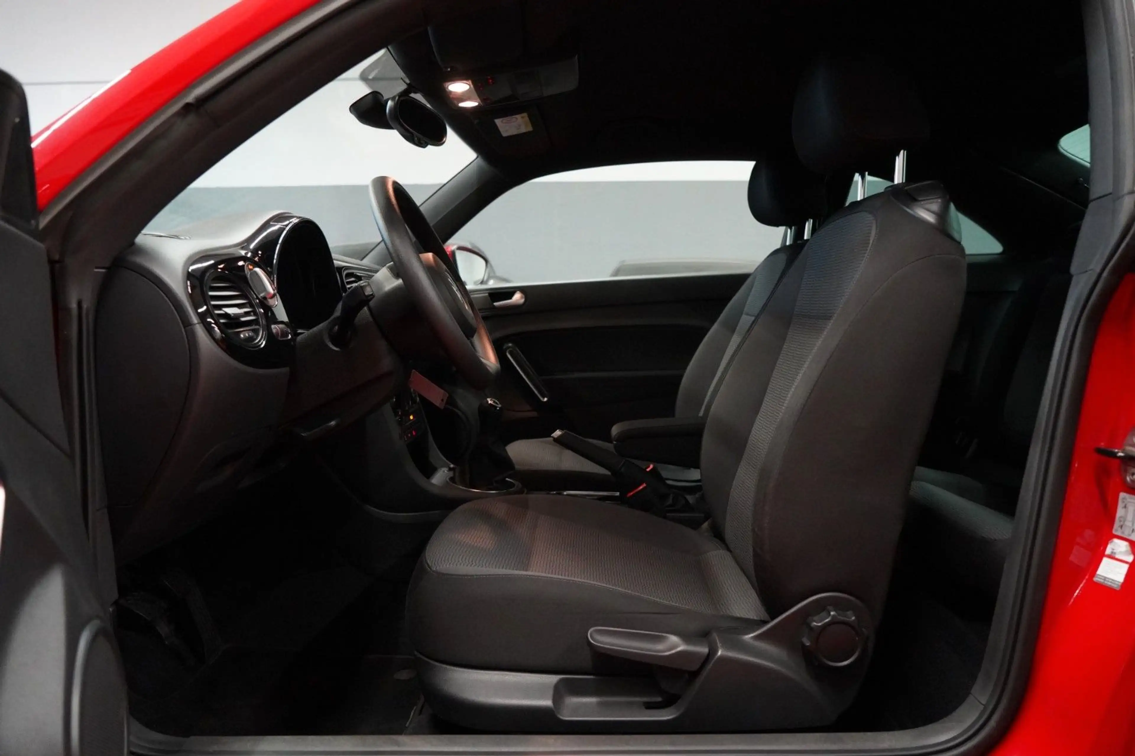 Volkswagen Beetle 1.2 TSI *1.Hand*Unfallfrei*6Gang*Navi*PDC — photo 14