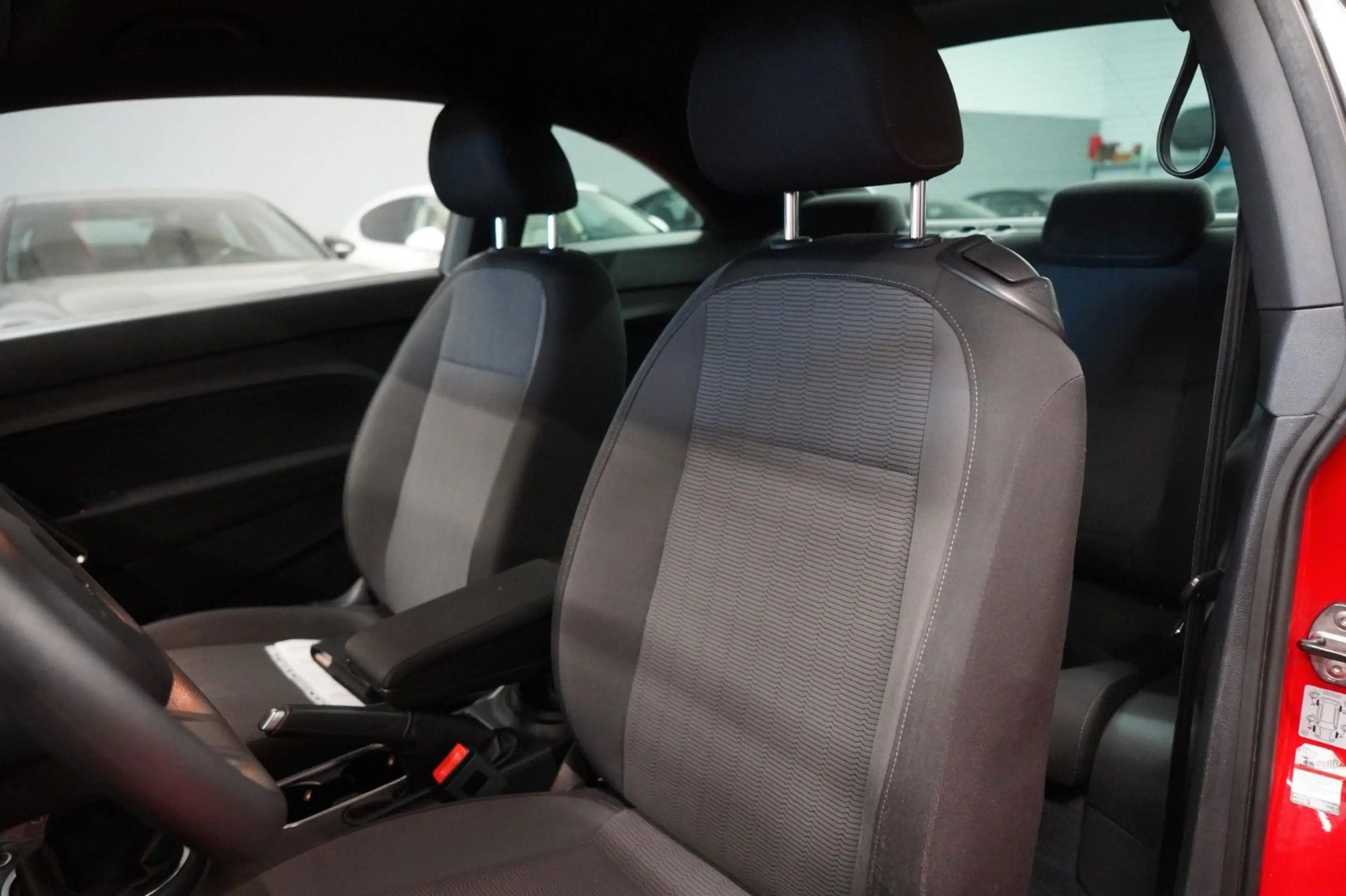 Volkswagen Beetle 1.2 TSI *1.Hand*Unfallfrei*6Gang*Navi*PDC — photo 15