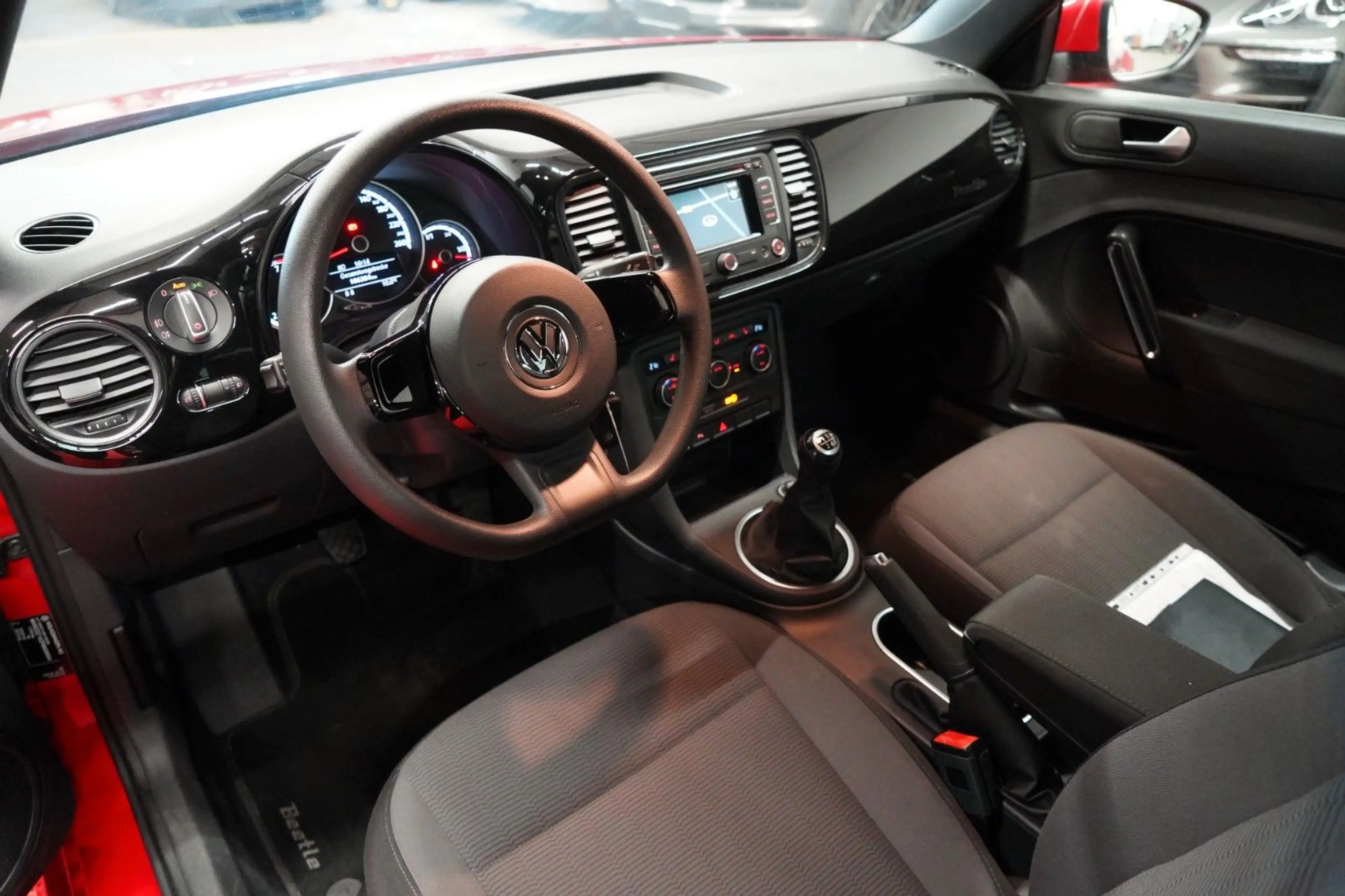 Volkswagen Beetle 1.2 TSI *1.Hand*Unfallfrei*6Gang*Navi*PDC — photo 13